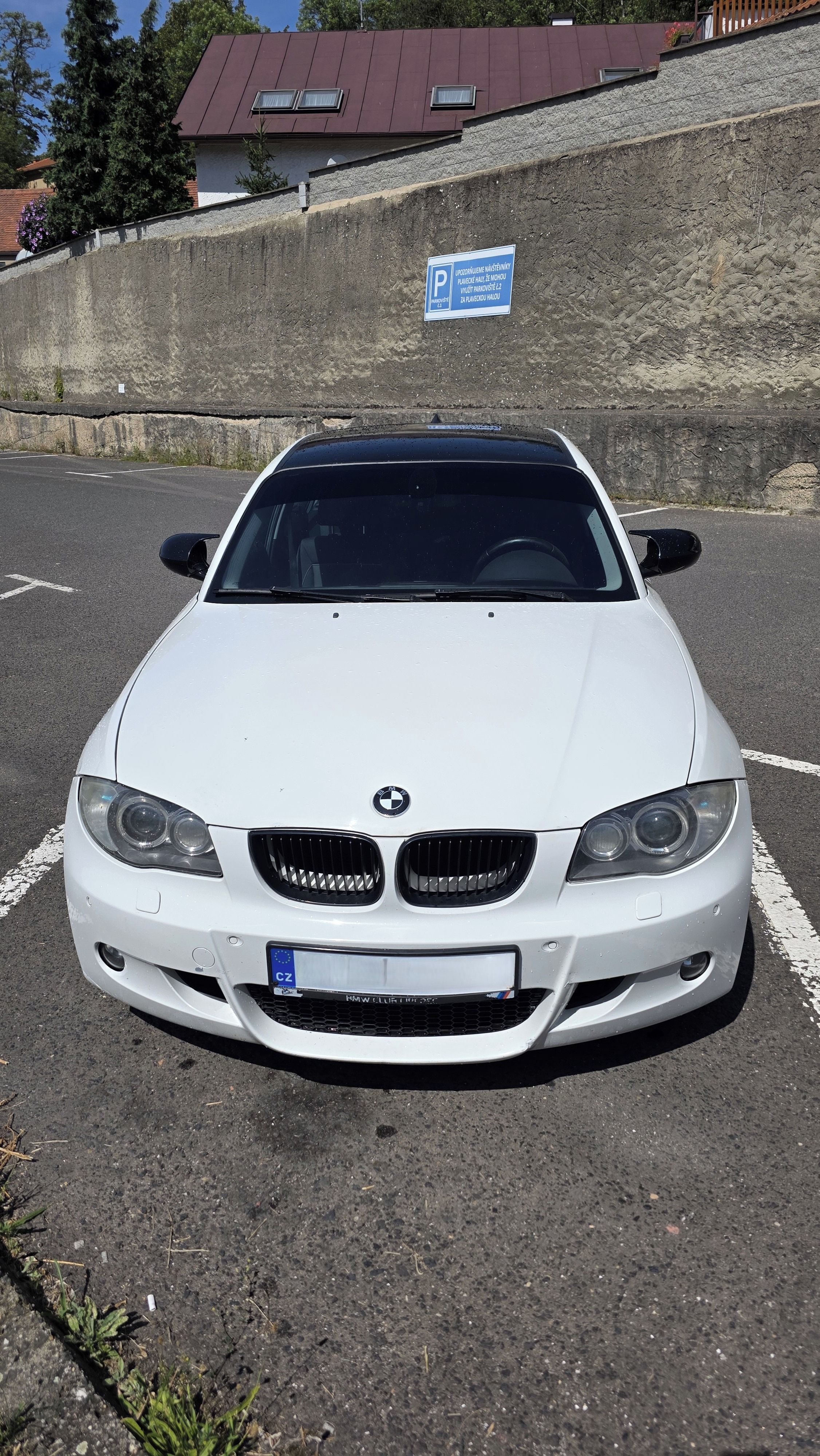 BMW Řada 1, 118D - fotka 2