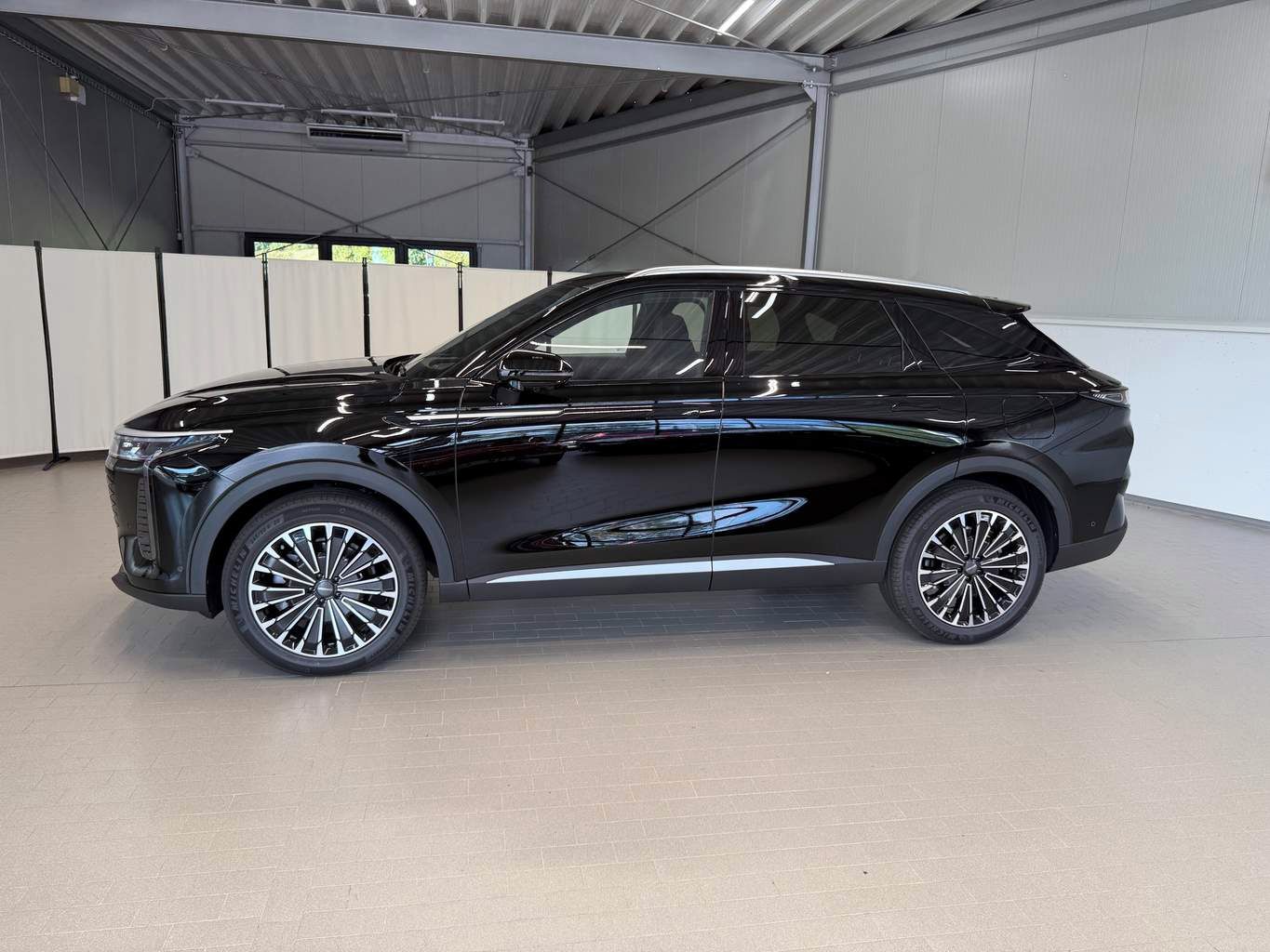Omoda 9, Premium 1.5TGDI PHEV AWD - fotka 5