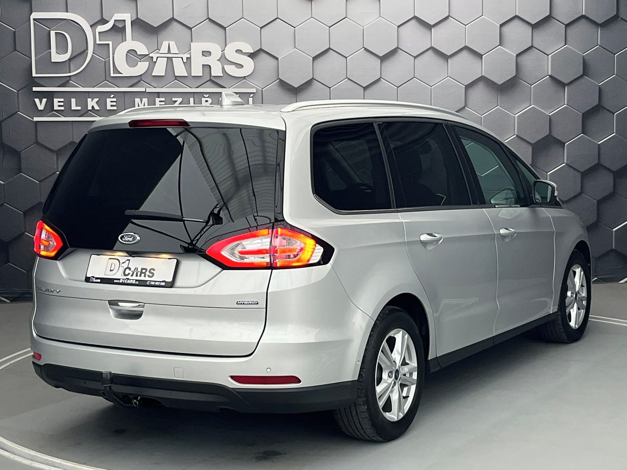 Ford Galaxy, 2.5 HEV TITANIUM 7 míst - fotka 4