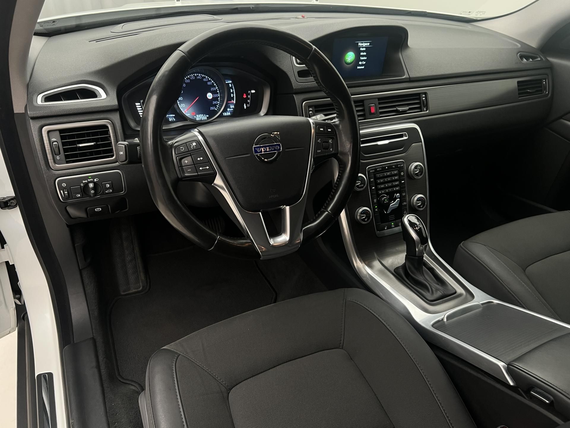 Volvo XC70, D4 AWD MOMENTUM AUT - fotka 4