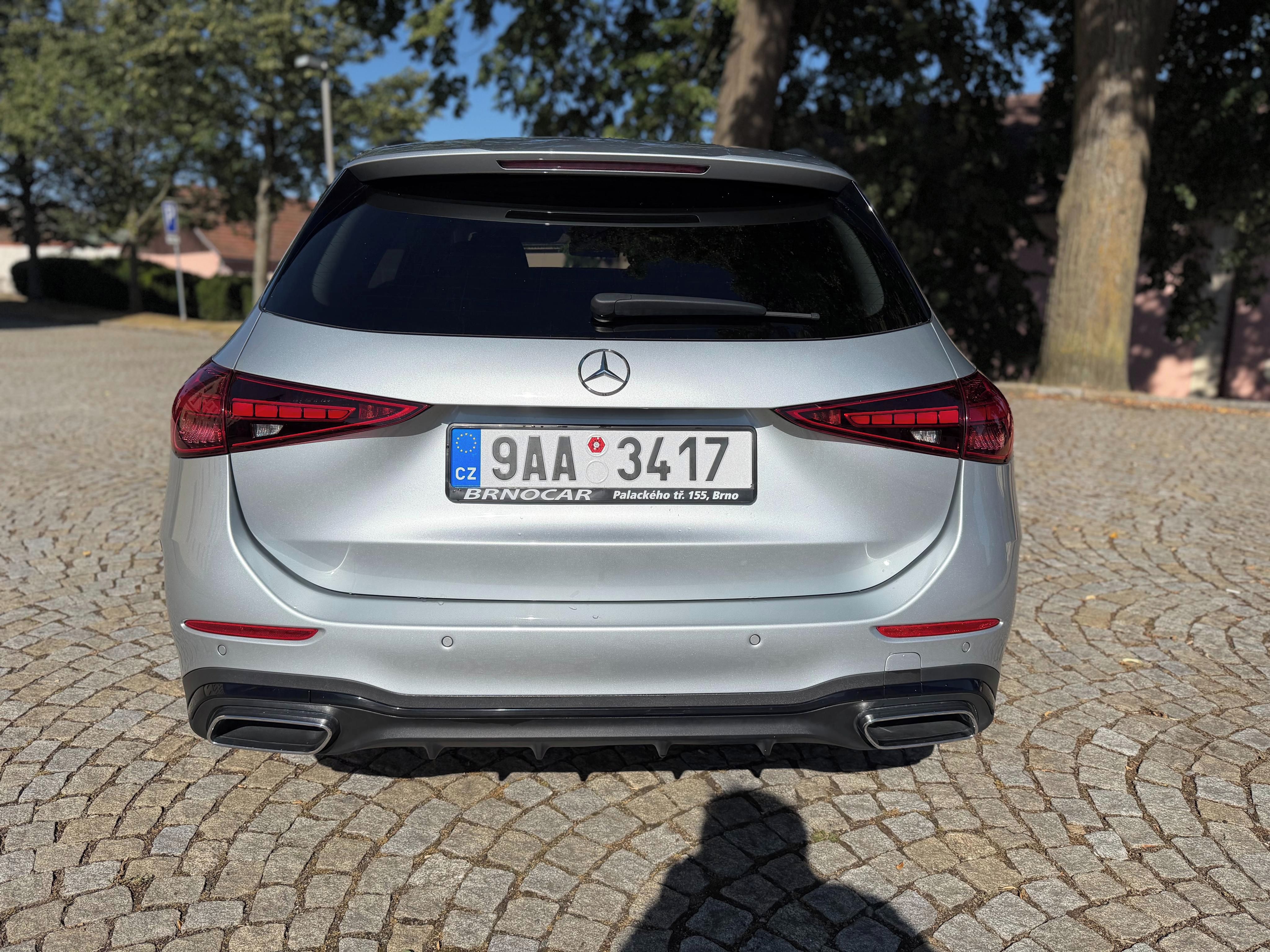 Mercedes-Benz Třídy C, AMG LINE - fotka 2