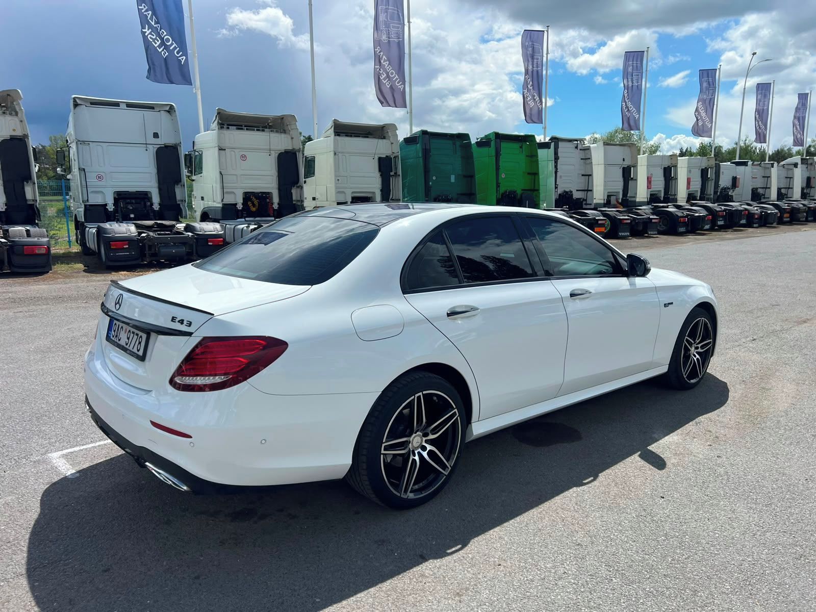 Mercedes-Benz Třídy E, AMG 43 OPTIC Autom. Pano, HUD - fotka 4