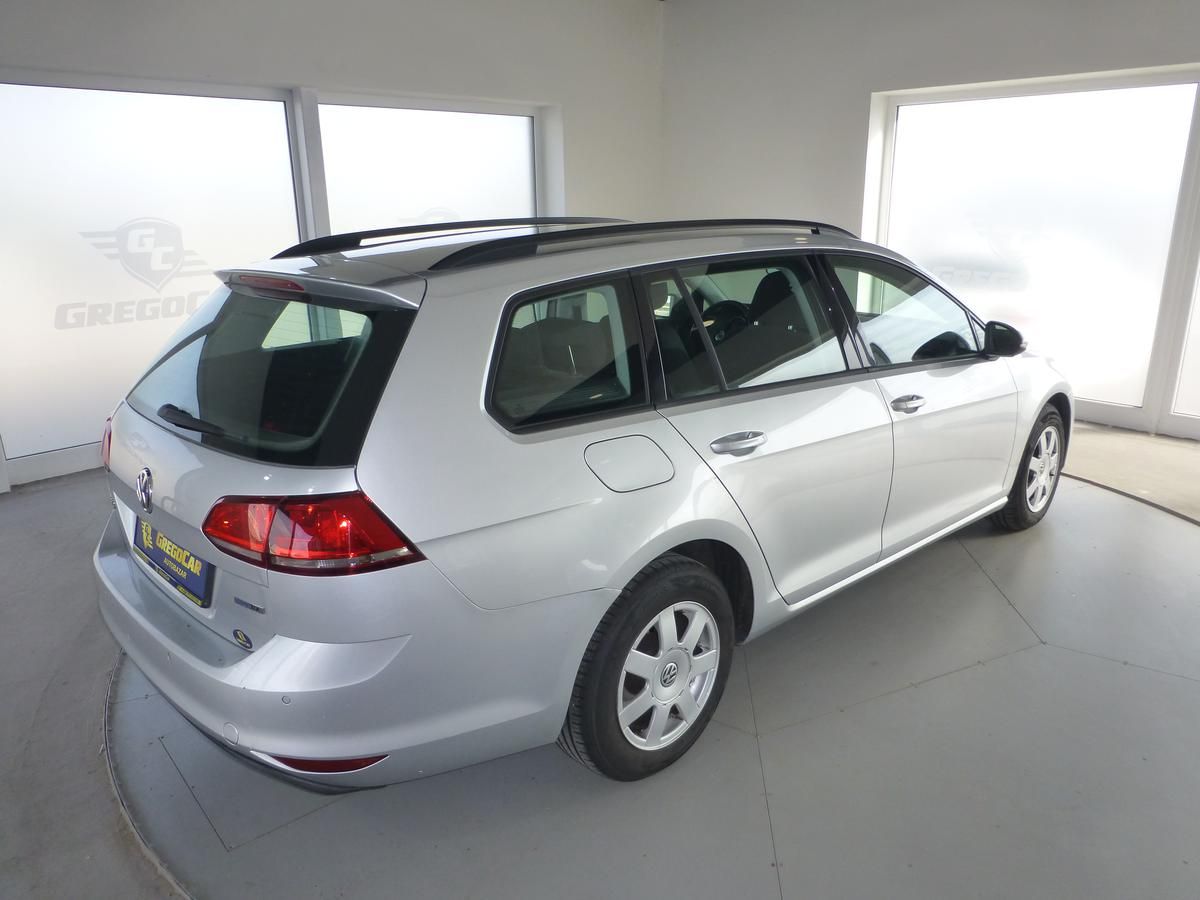 Volkswagen Golf, 1,6TDI*81KW*VYHŘ.SEDADLA* - fotka 5