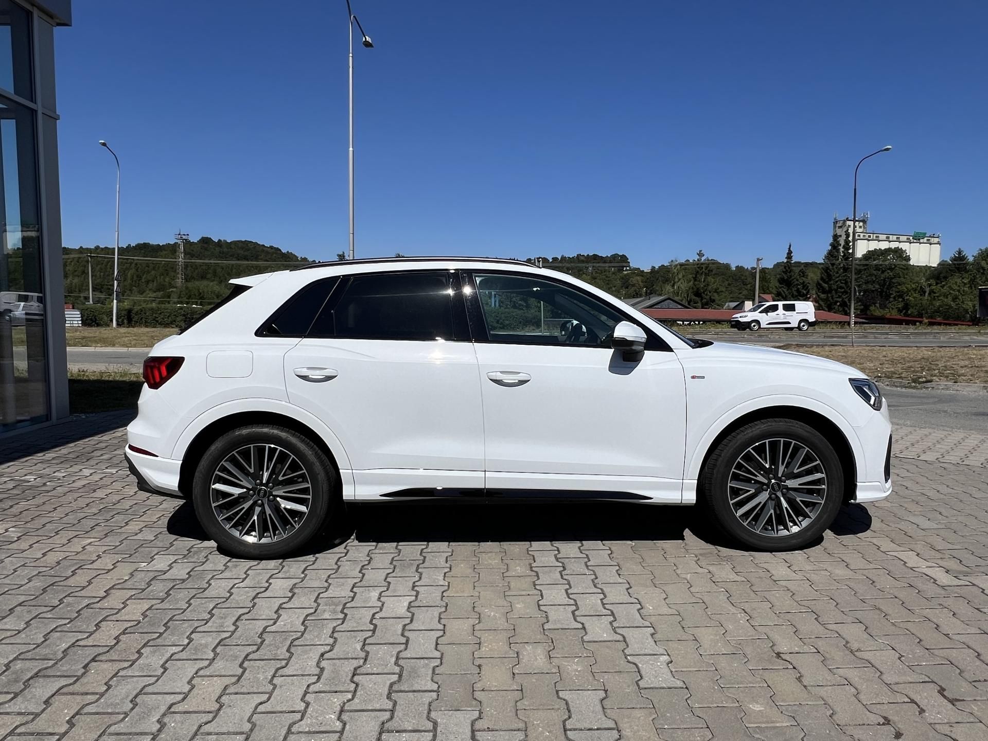Audi Q3 - fotka 6