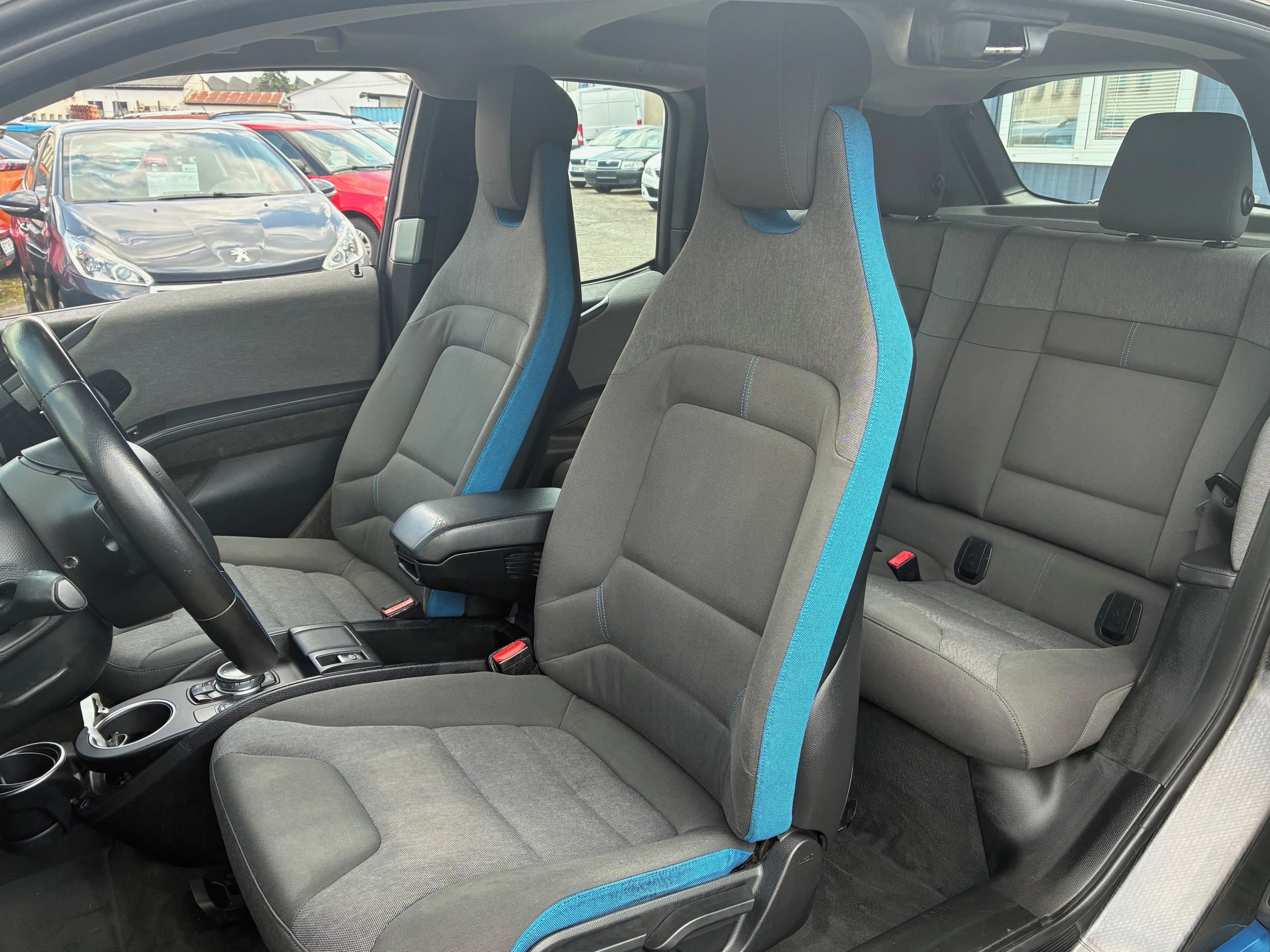 BMW i3, 60Ah 125kW, NAV, KAM,LED,aj. - fotka 6