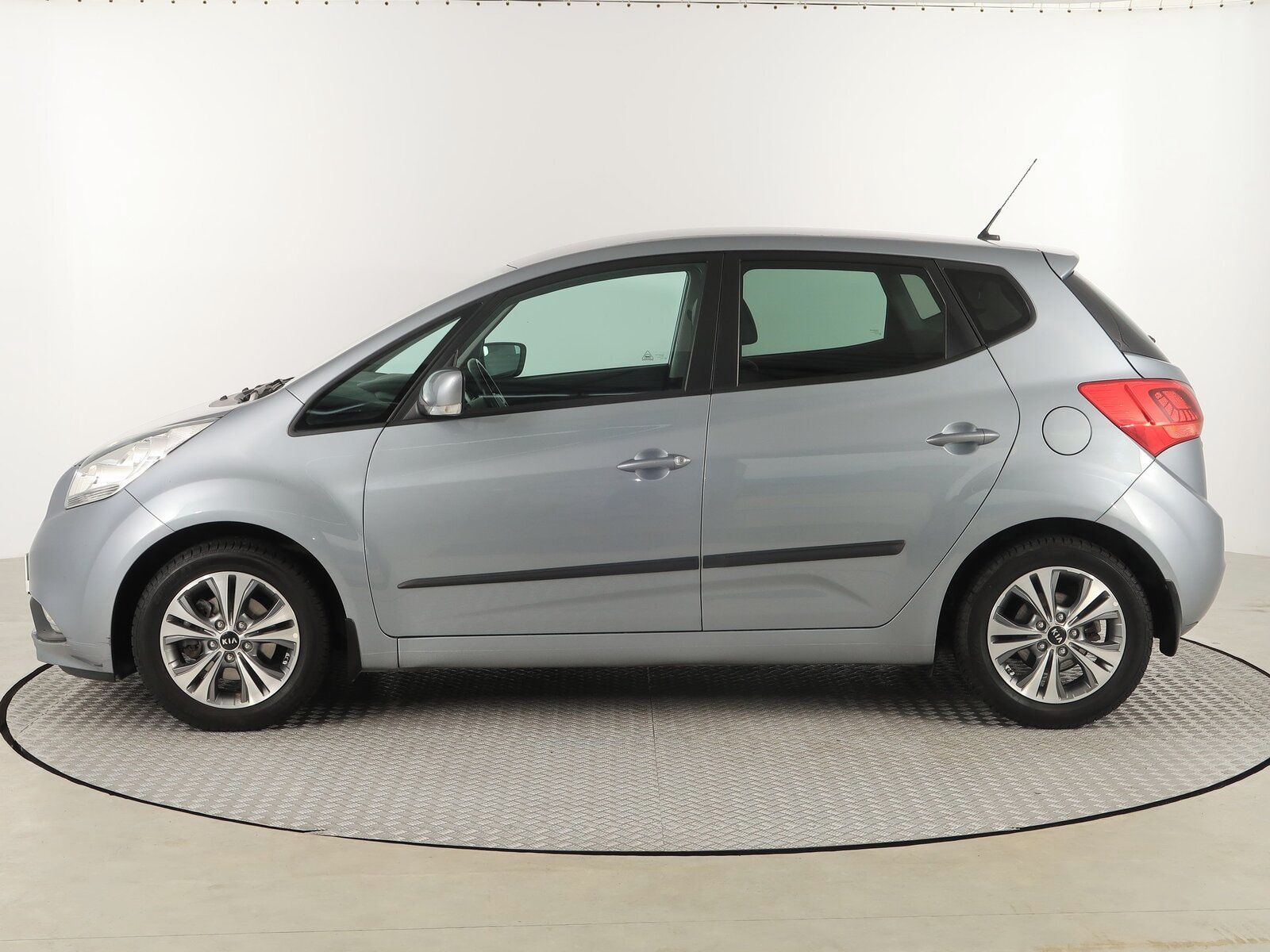 Kia Venga, 1.6 CVVT, Automat, Serv.kniha - fotka 3