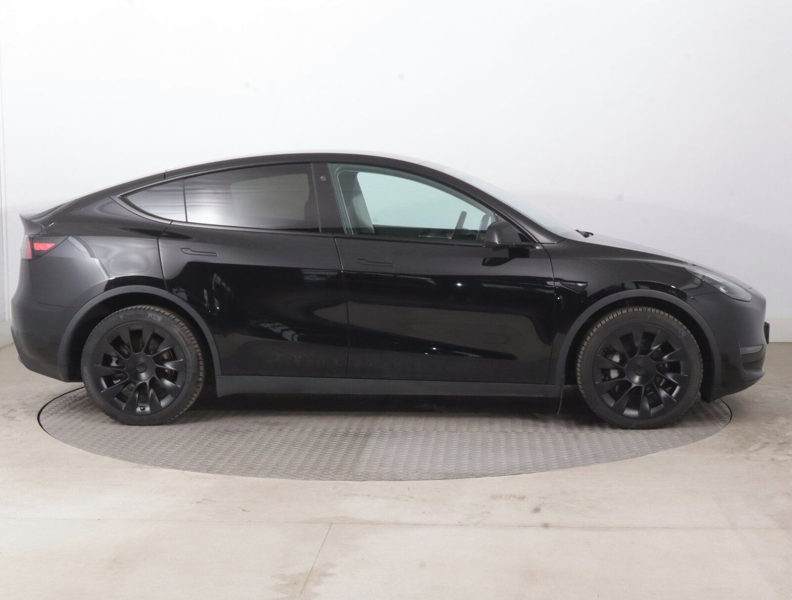 Tesla Model Y, Long Range AWD 75kWh, SoH 93% - fotka 6