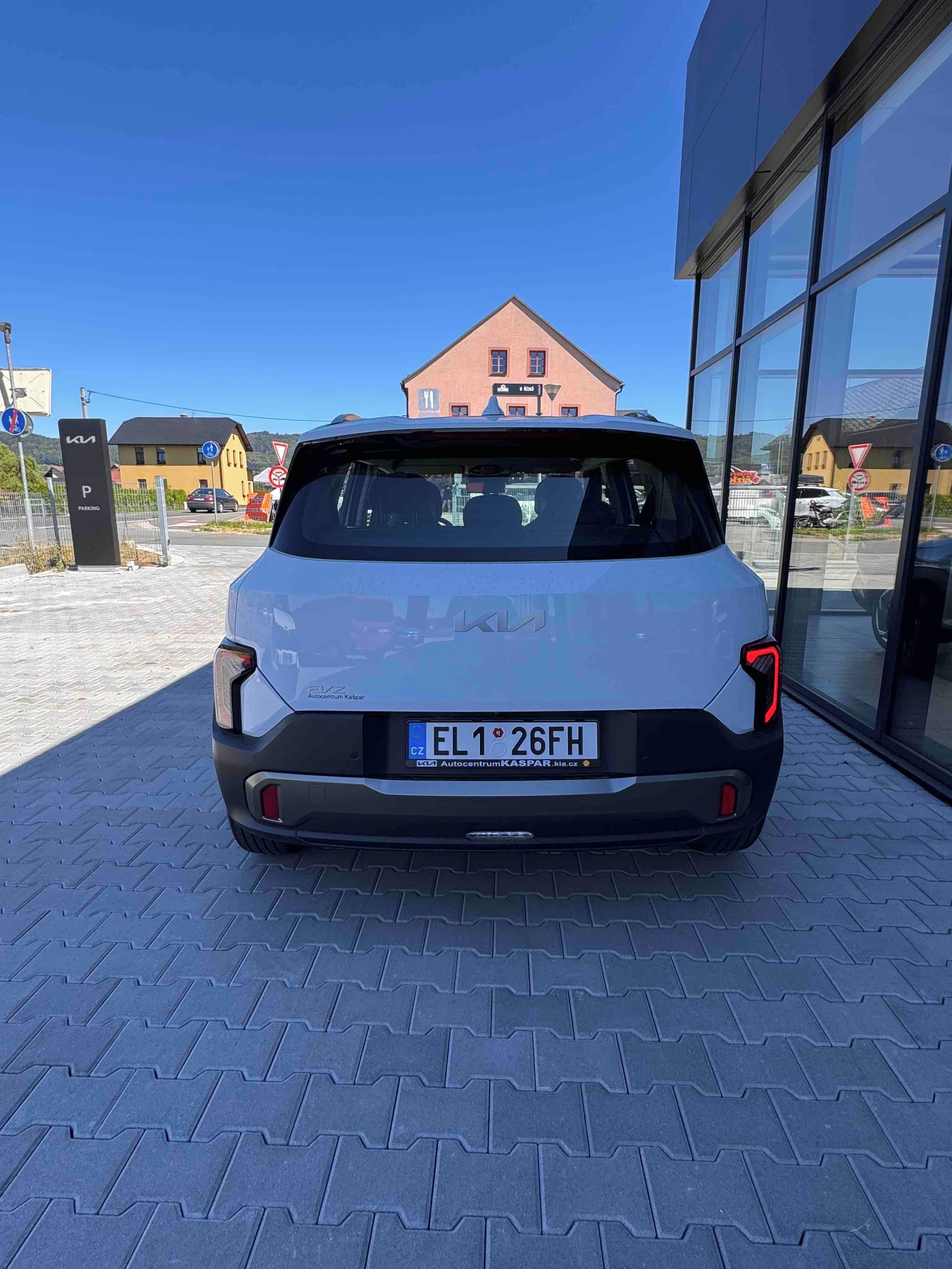 Kia EV2, 5P 4x2 AIR 108 KW + 42,2 KWH - fotka 4