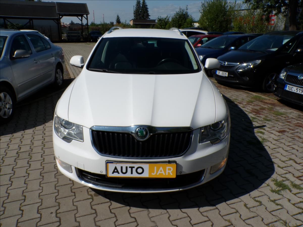 Škoda Superb, 2,0 TDI  AUTOMAT,XENON,KŮŽE - fotka 2