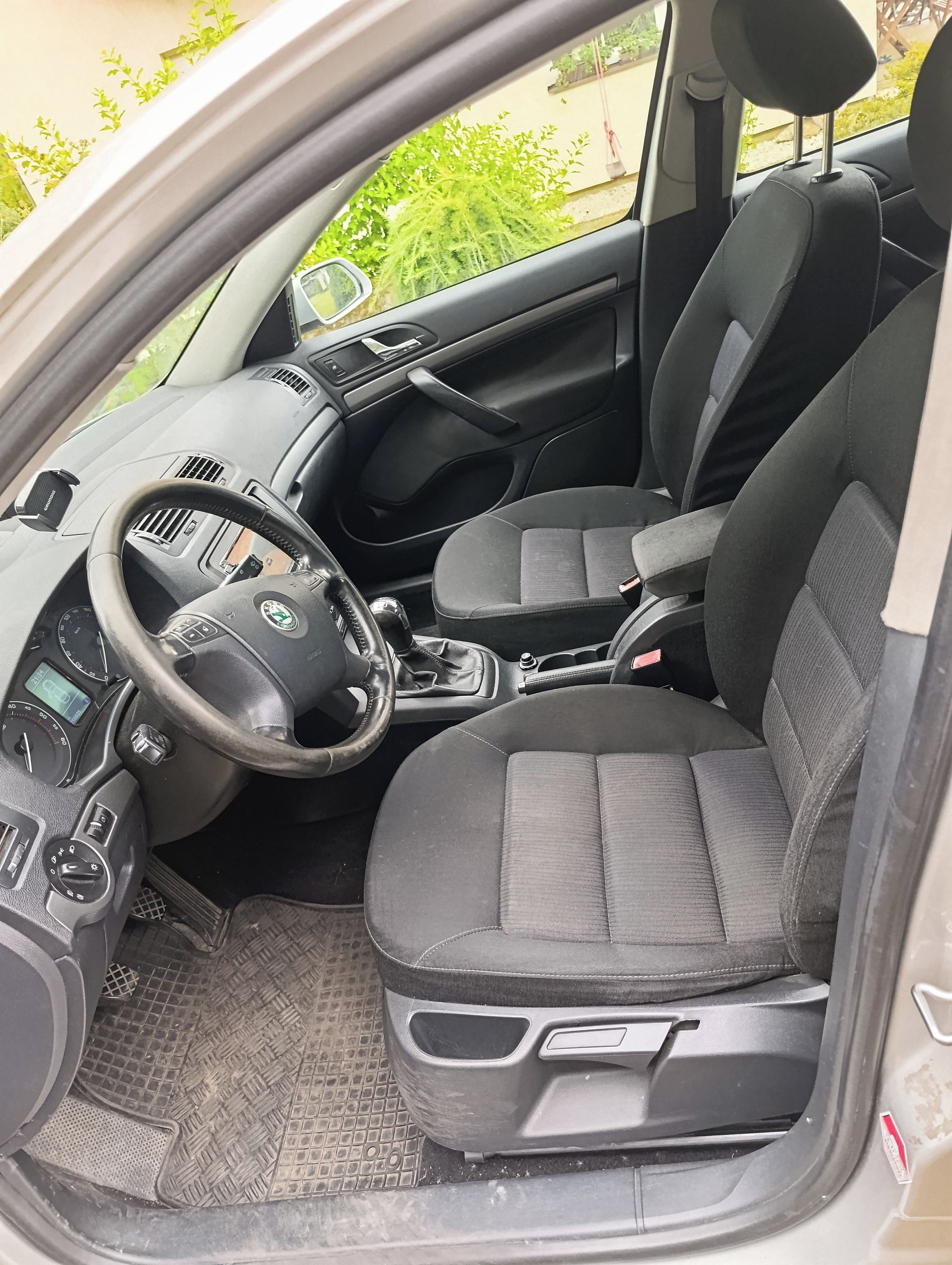 Škoda Octavia, náhradní díly - fotka 3