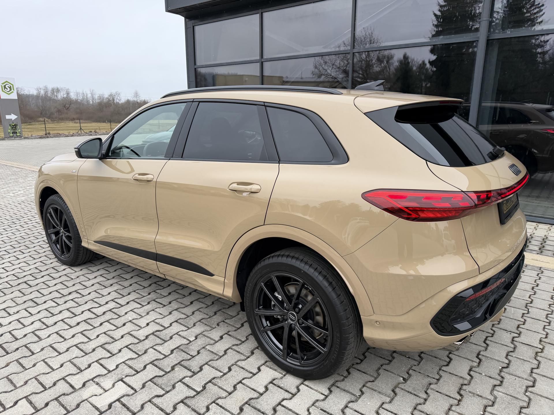 Audi Q5, TDI 150kW 4X4 S-LINE R20 3D!!! - fotka 5