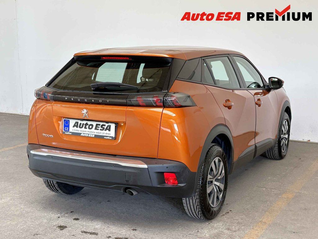 Peugeot 2008, 1.2 - fotka 4