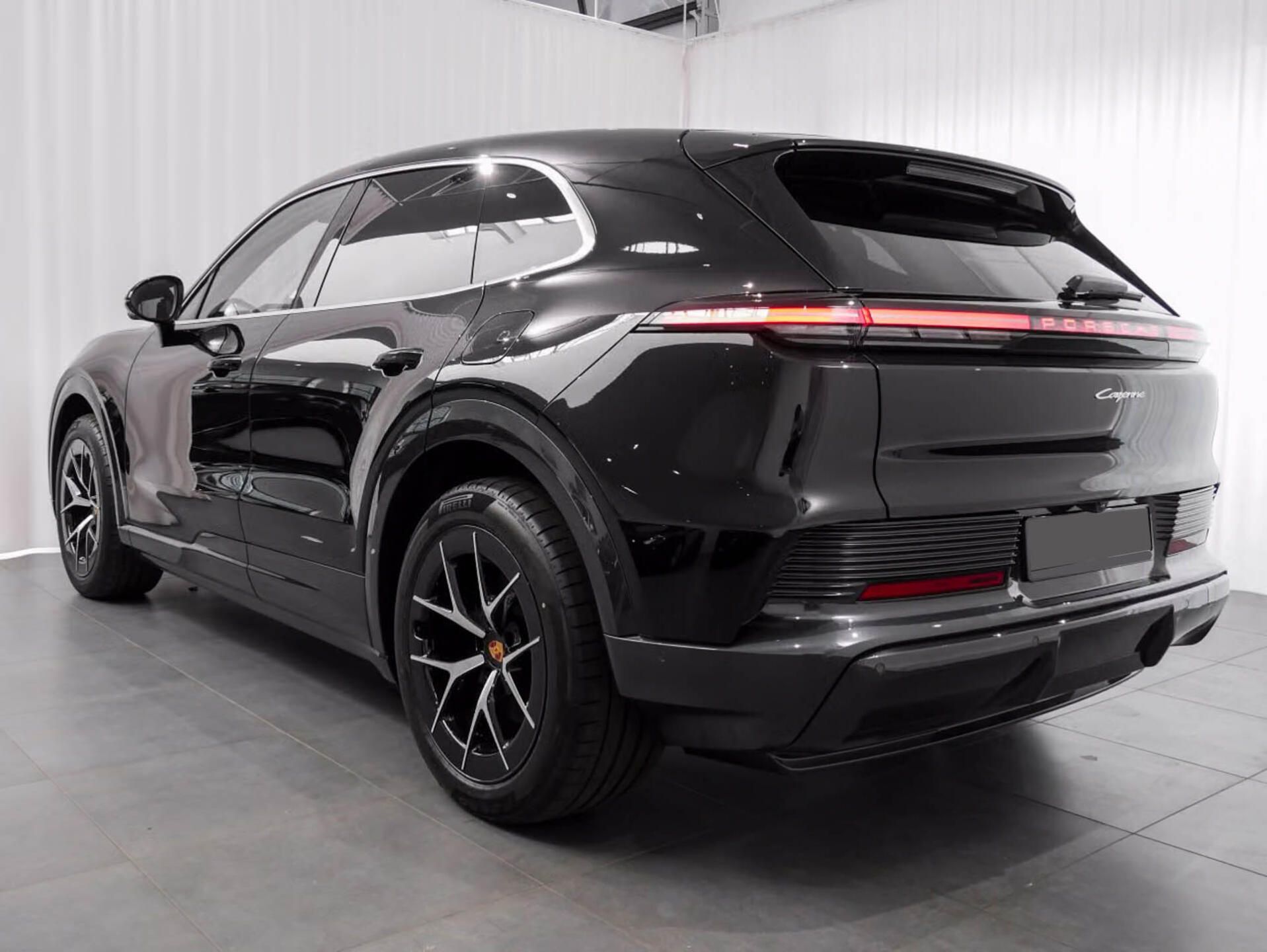 Porsche Cayenne, Electric 360 HuD Display spol. - fotka 5