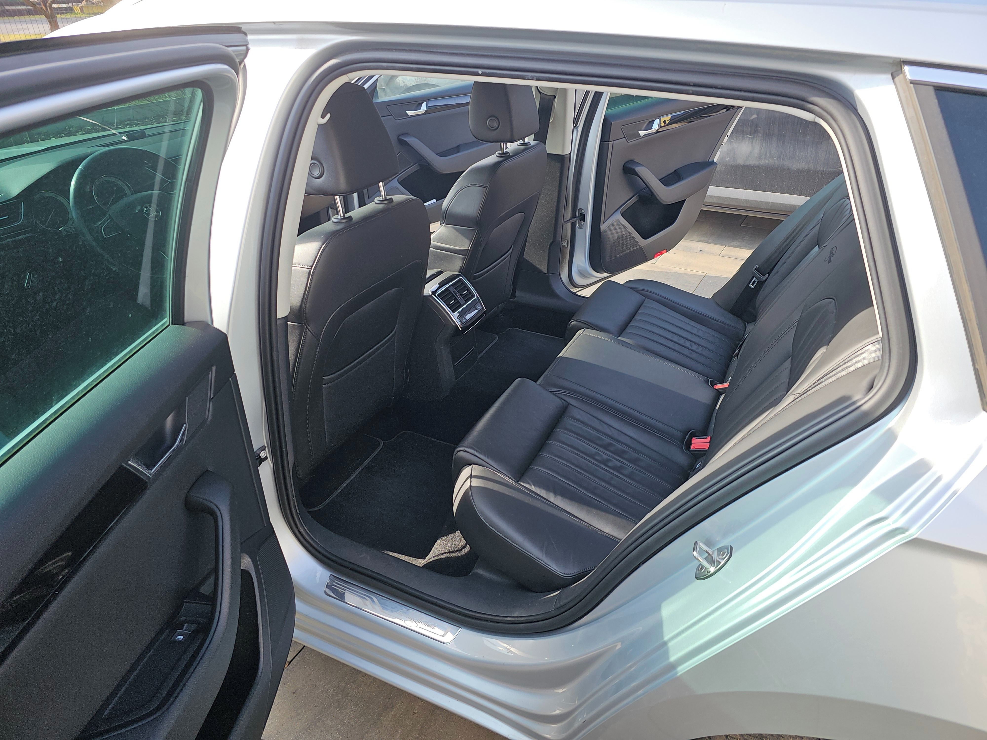 Škoda Superb, Škoda superb L&K 2.0 TDI 110KW - fotka 5