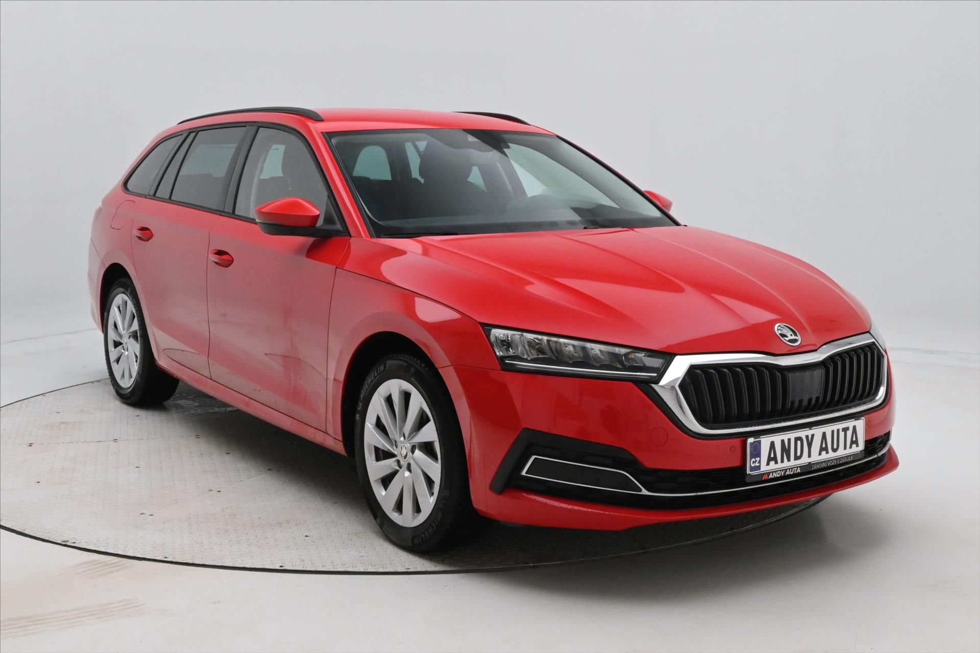 Škoda Octavia, 2,0 110kW DSG Ambition Záruka - fotka 3