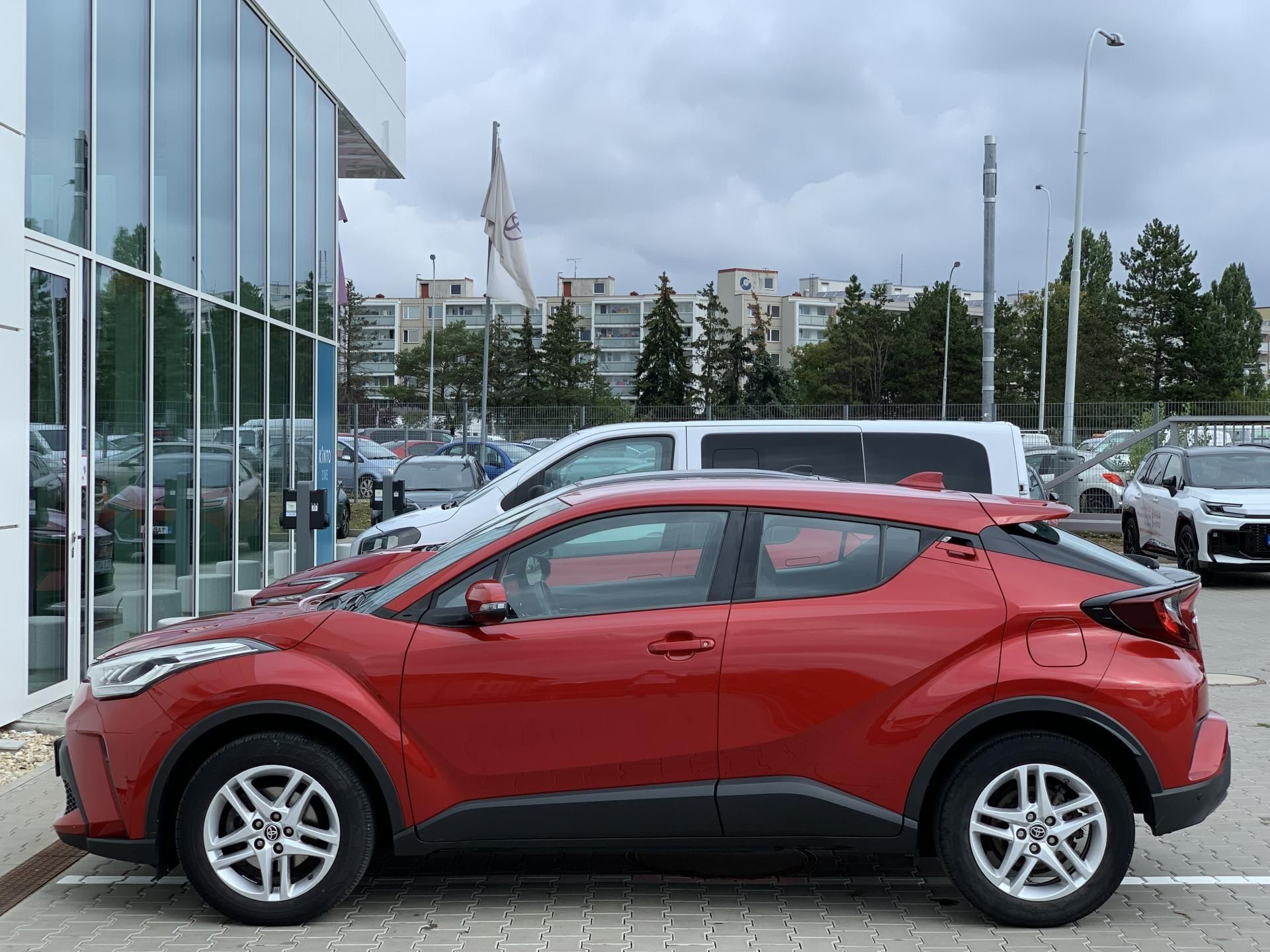 Toyota C-HR, COMFORT 1.2 Turbo 85kW MAN6 - fotka 4