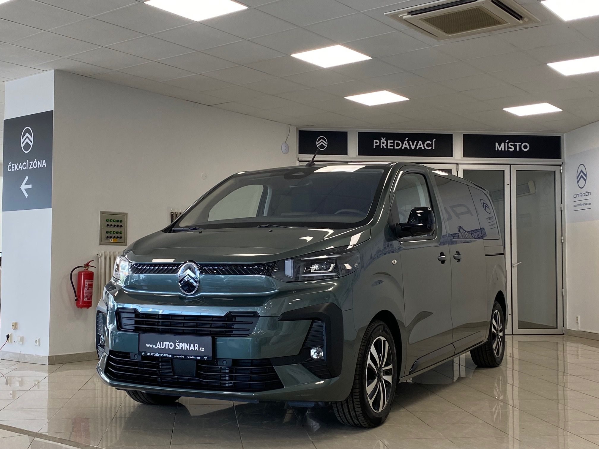 Citroën SpaceTourer, FEEL M 2.0 HDi 180k EAT8 8 mís - fotka 3