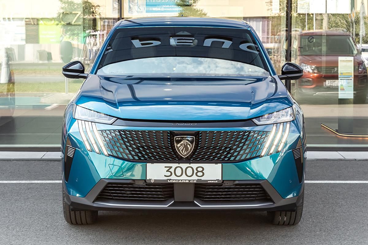 Peugeot 3008, 1,2   BUSINESS Hybrid 145 e-DC - fotka 2
