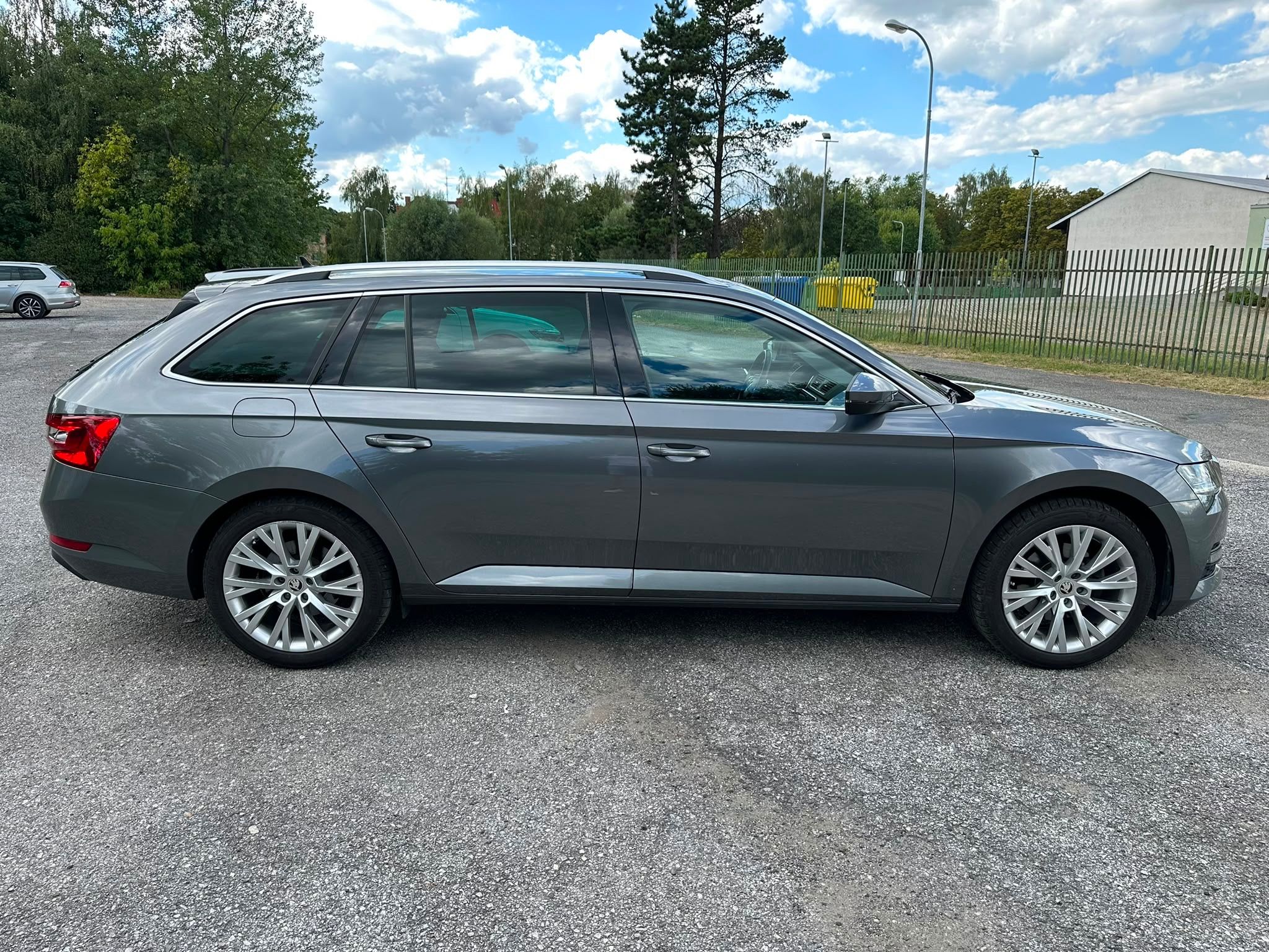 Škoda Superb, Škoda Superb kombi 1.5 TSI DSG - fotka 6