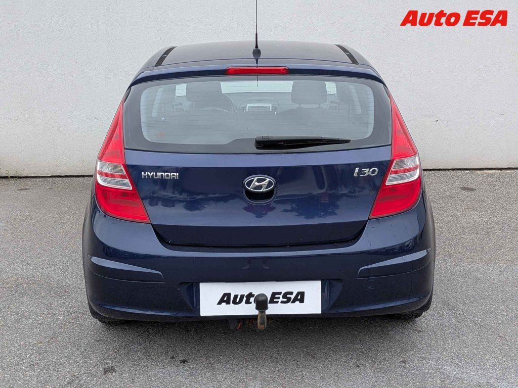 Hyundai i30, 1.4i,ČR,AC,tažné - fotka 5