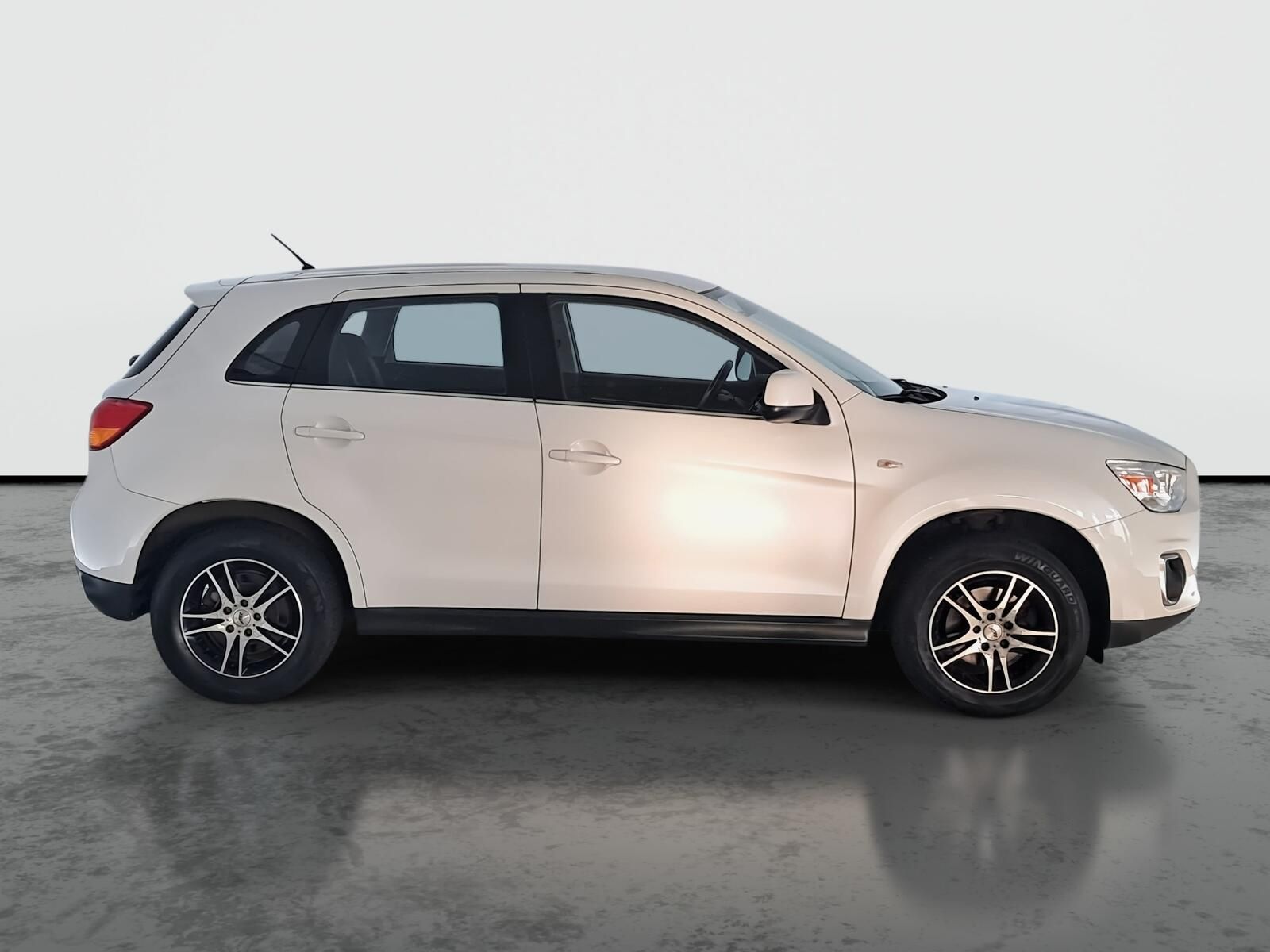 Mitsubishi ASX, 1.6 MIVEC, Invite, ČR,1.maj - fotka 6