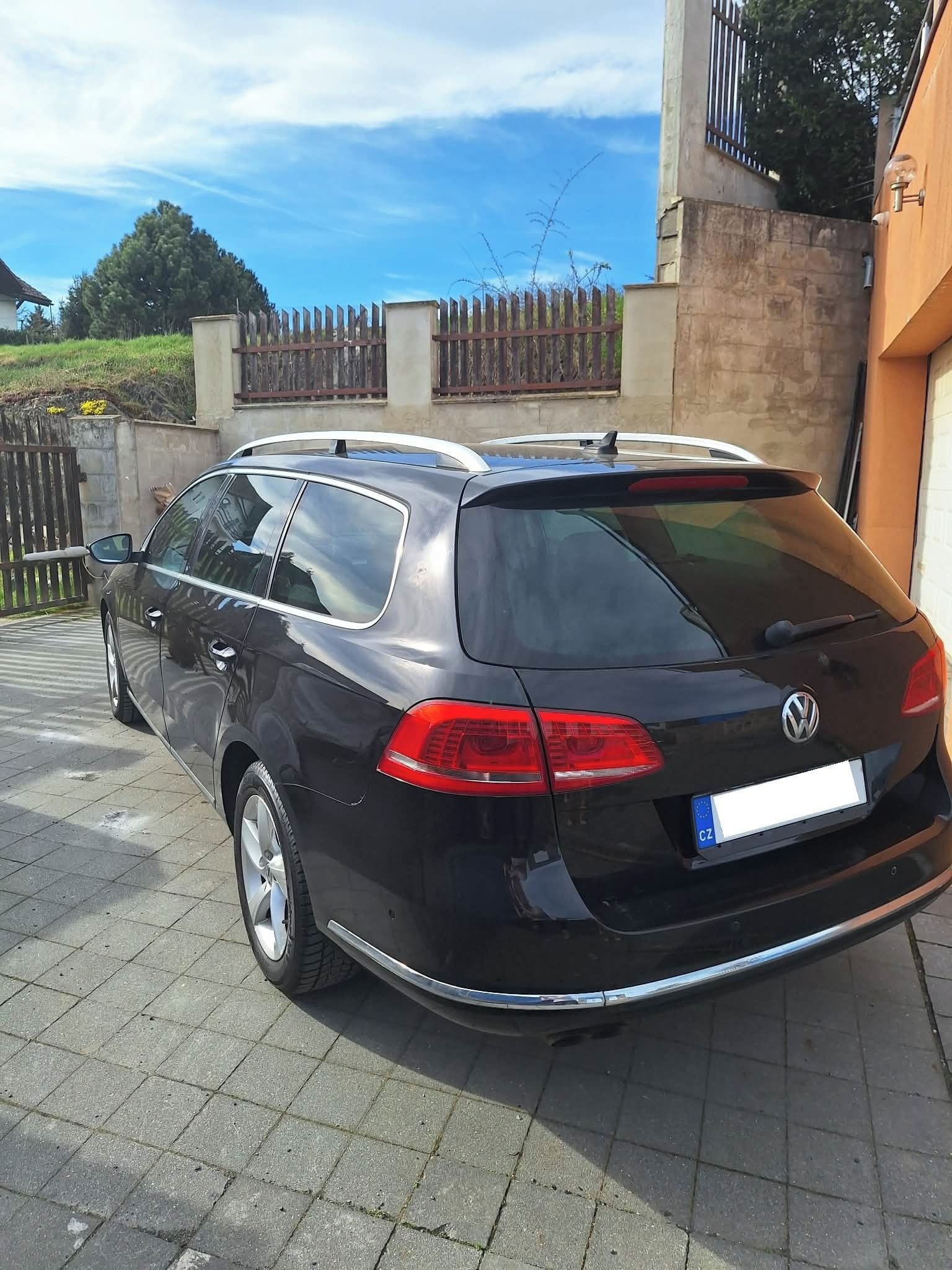 Volkswagen Passat, 2.0 TDI 130 kW, automat - fotka 3