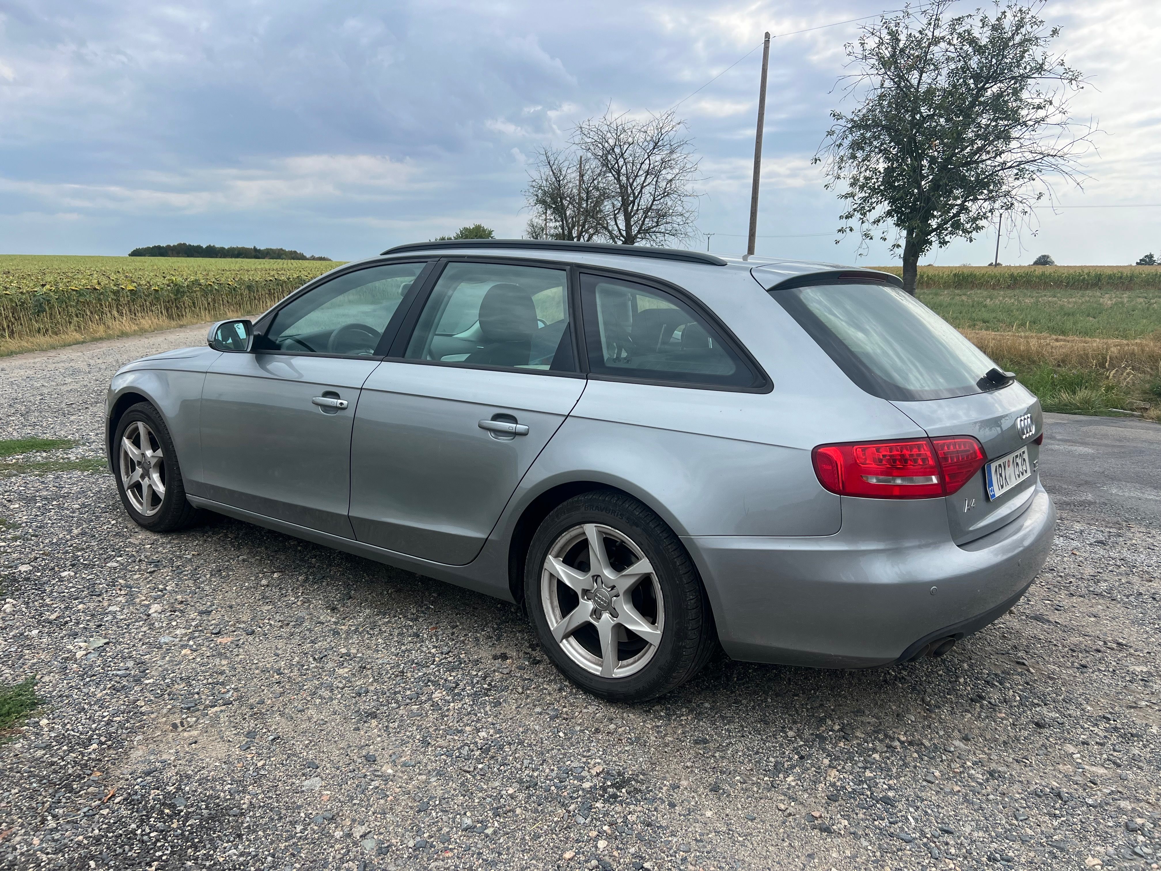 Audi A4, 2.0 TDI QUATTRO - fotka 4