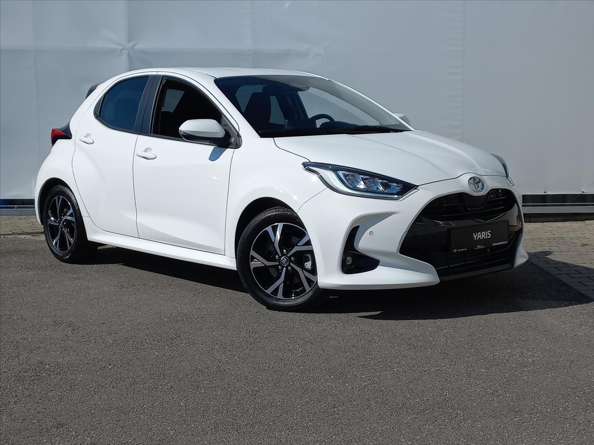 Toyota Yaris, 1,5 Hybrid e-CVT 116k  Style - fotka 5