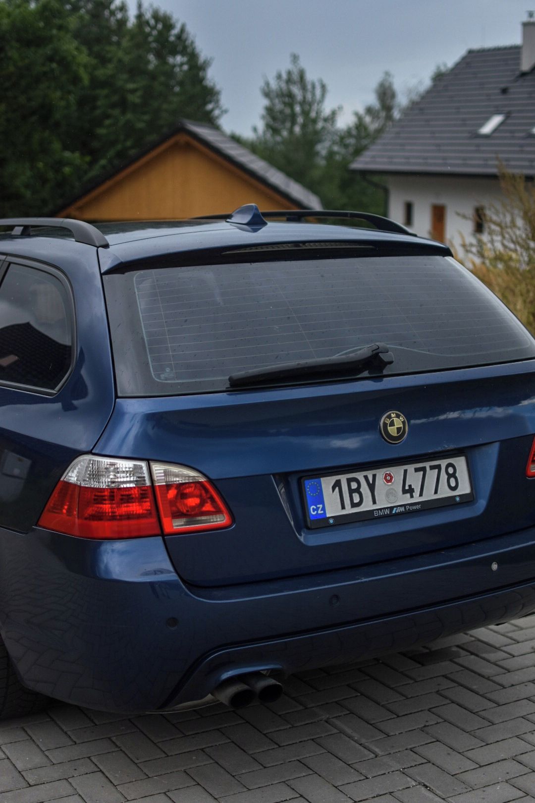 BMW Řada 5, E61 525D 130kw - fotka 6