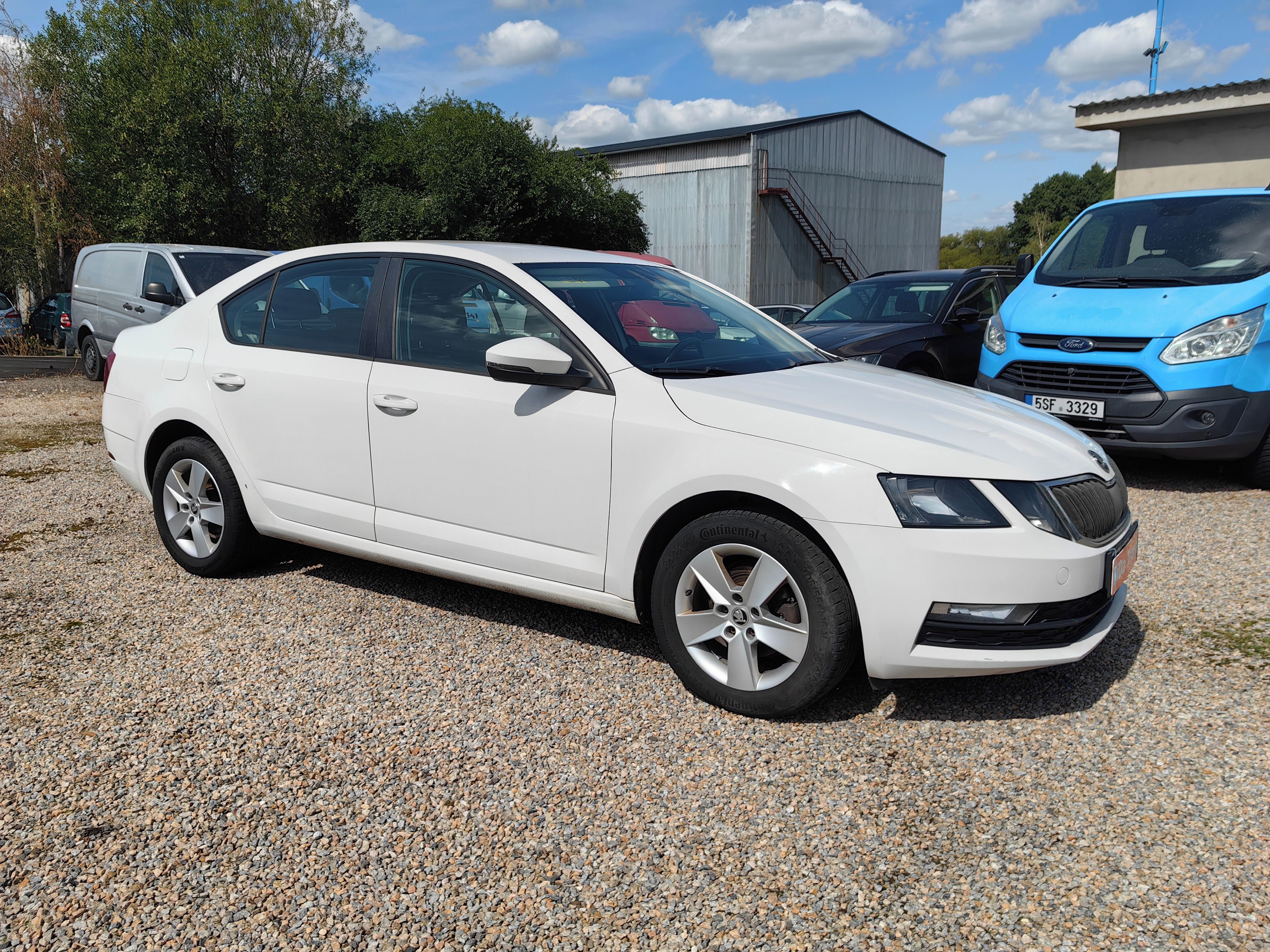 Škoda Octavia, 1.6TDi 85kW ČR původ, 1.maj - fotka 4