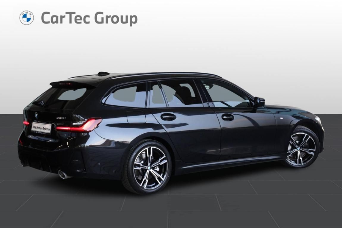 BMW Řada 3, 330i xDrive Touring - fotka 6