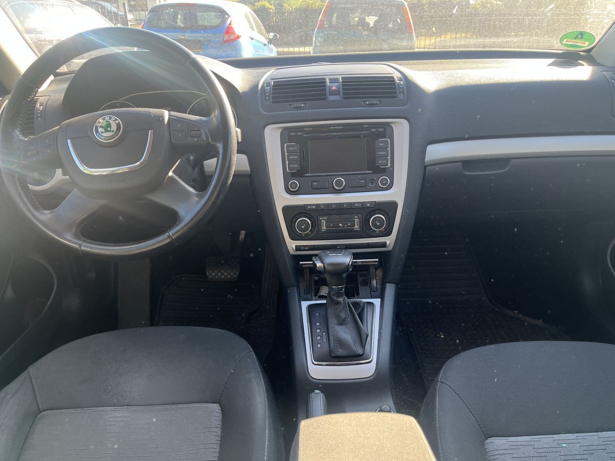 Škoda Octavia, 1,6i AUTOMAT - fotka 3