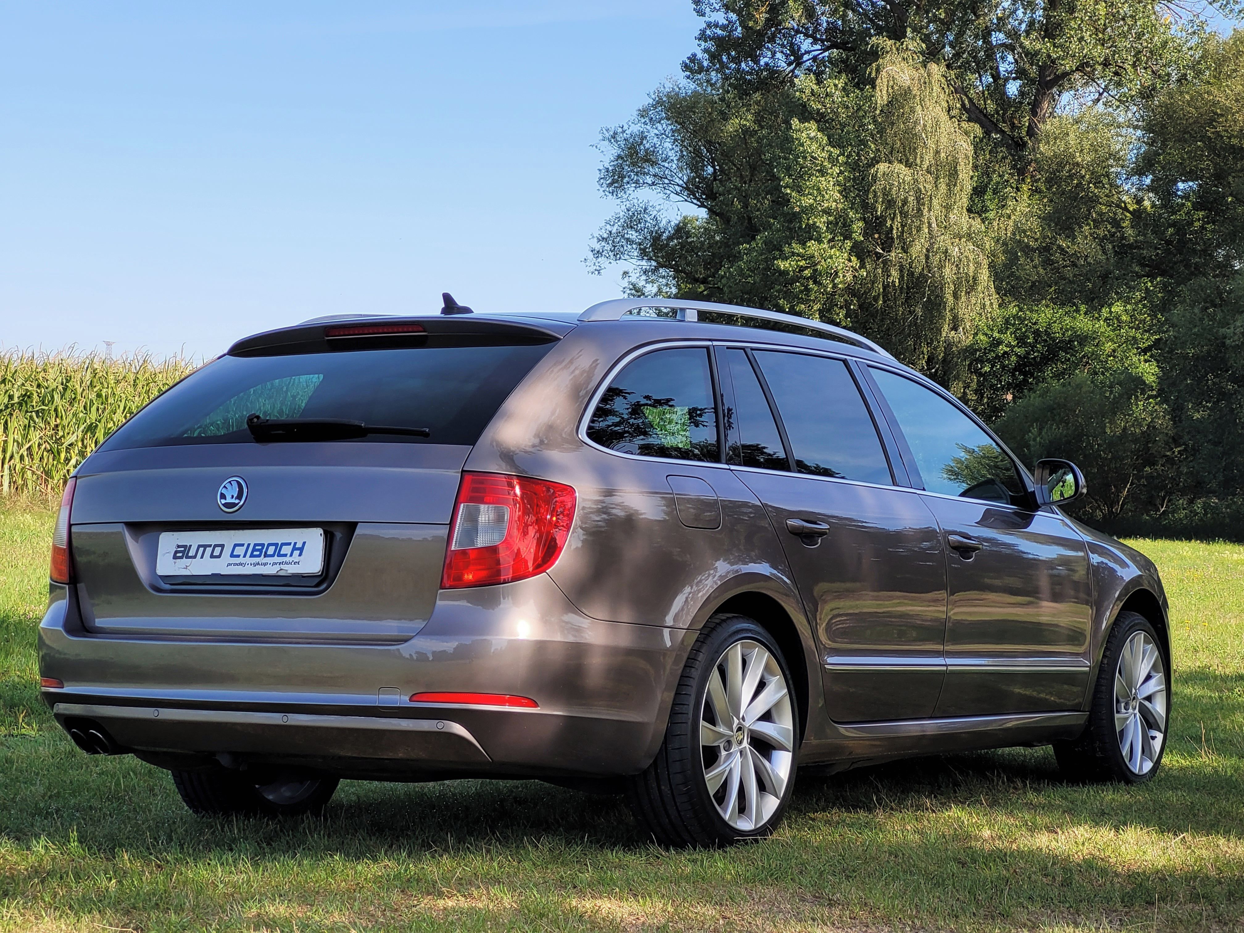 Škoda Superb, Kombi 2,0 TDI 125kW - fotka 5