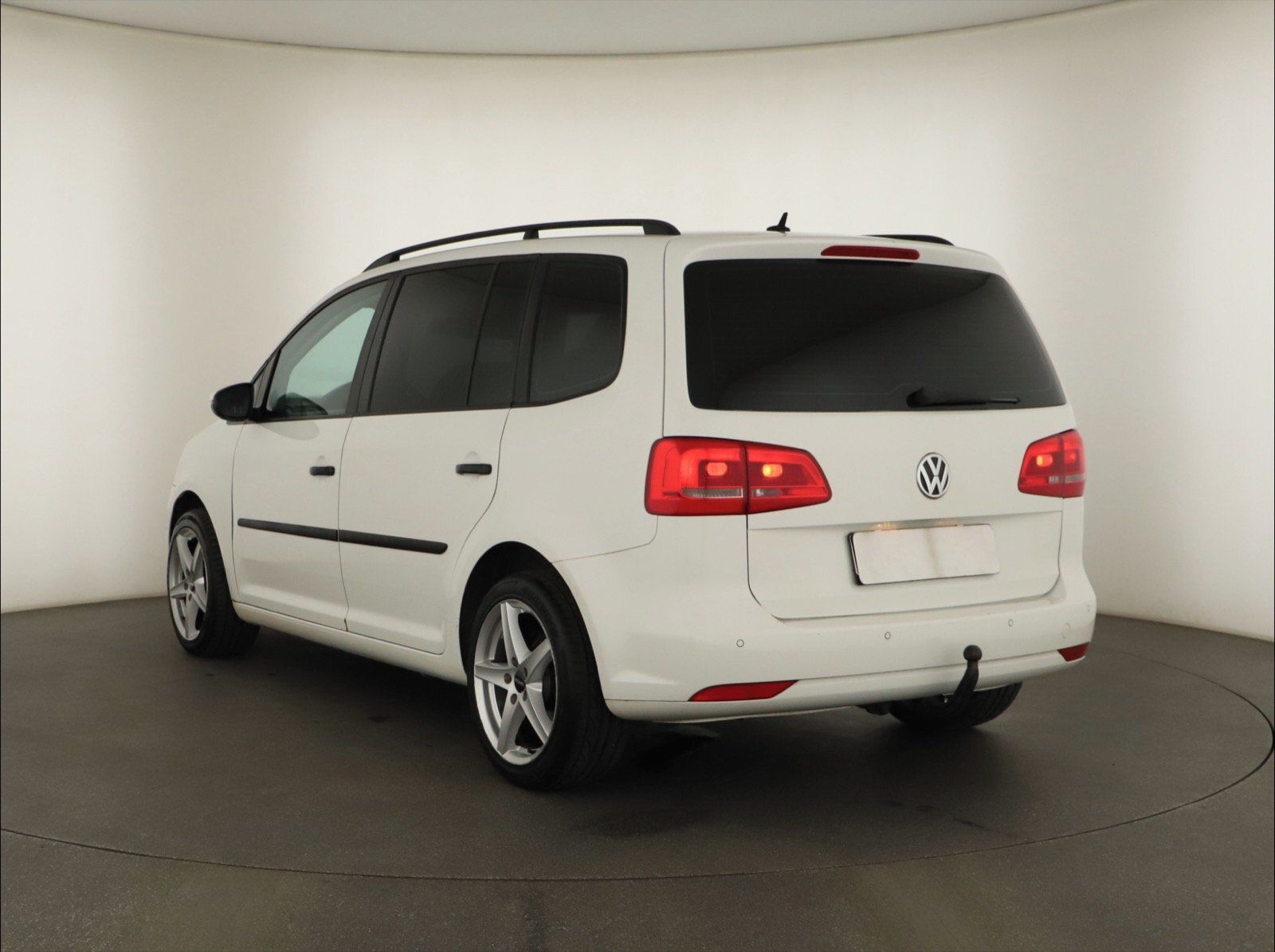 Volkswagen Touran, 1.6 TDI, 7 míst - fotka 4