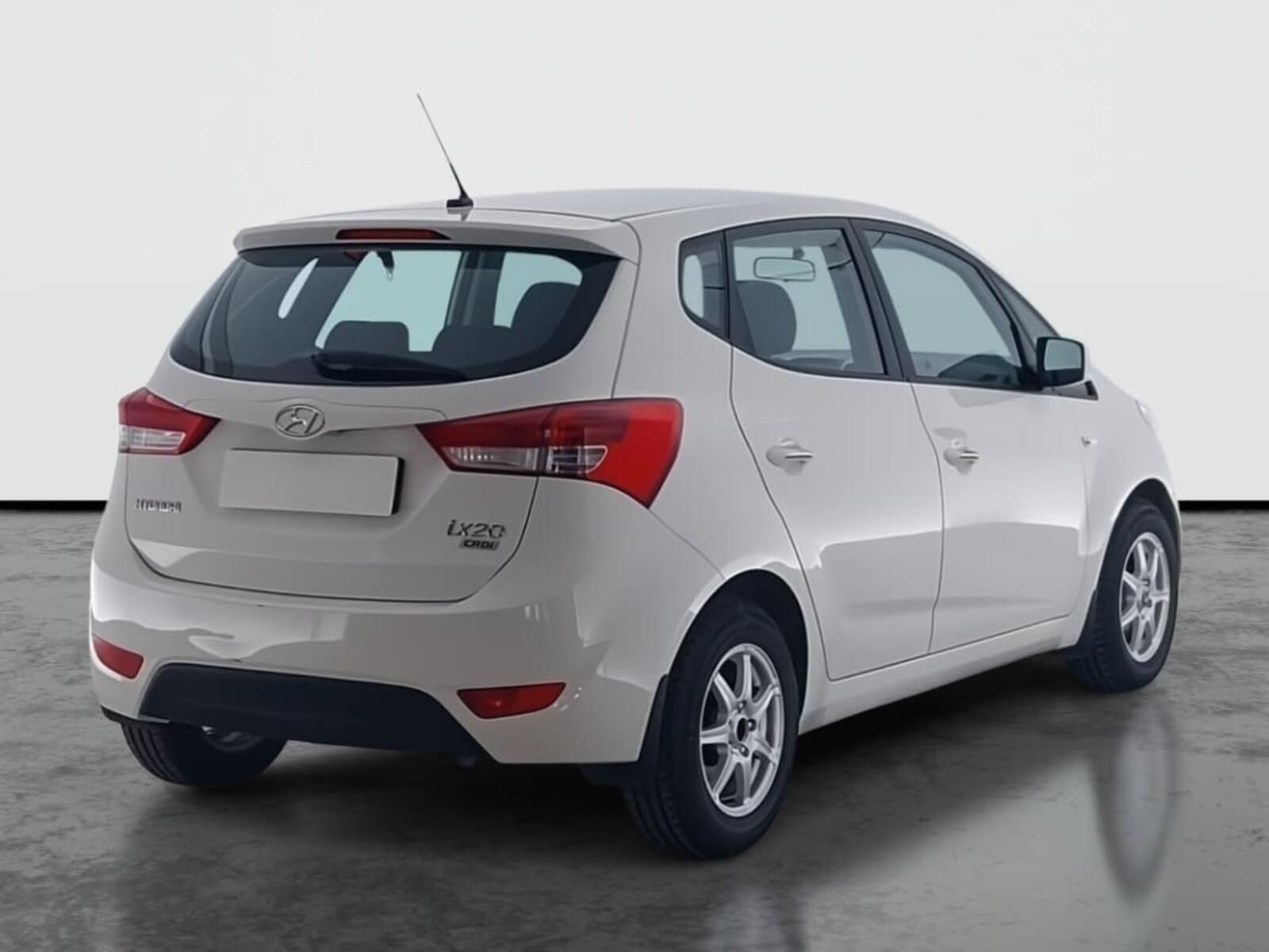 Hyundai ix20, 1.4 CRDi, Parkovací asistent - fotka 5