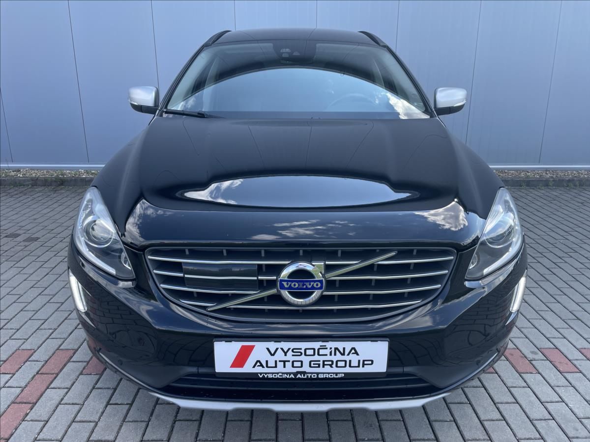 Volvo XC60, D4 AWD MOMENTUM Aut. - fotka 3