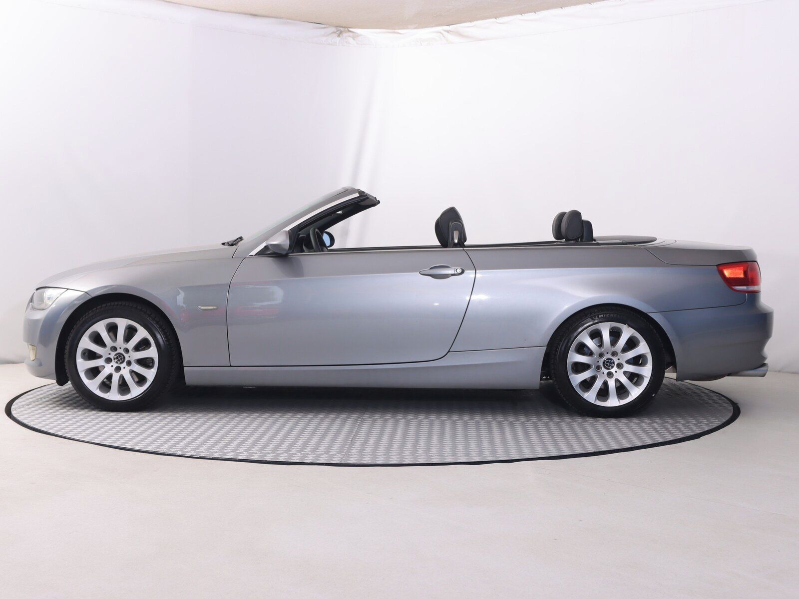 BMW Řada 3, 325 i - fotka 3