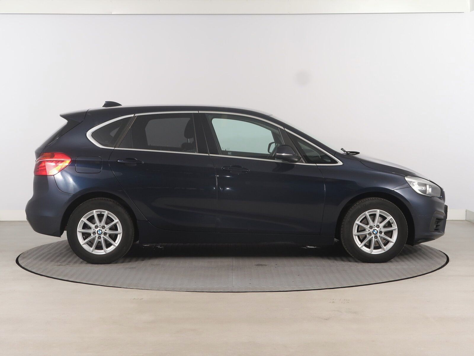 BMW Řada 2, 218i Active Tourer, Automat - fotka 6