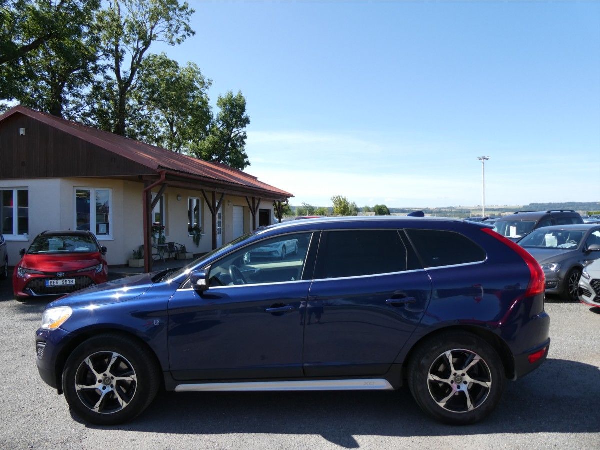 Volvo XC60, 2,4 D5 Ocean Race AWD 158kW - fotka 6