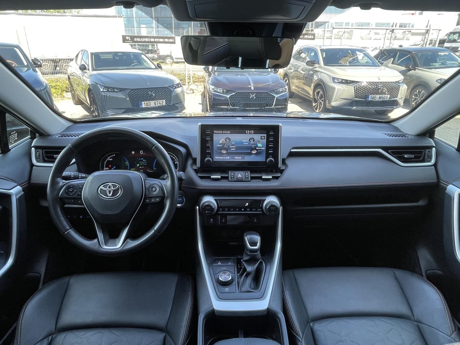 Toyota Rav4, ADVENTURE 4x4 2.5 Hyb. 163 kW - fotka 2