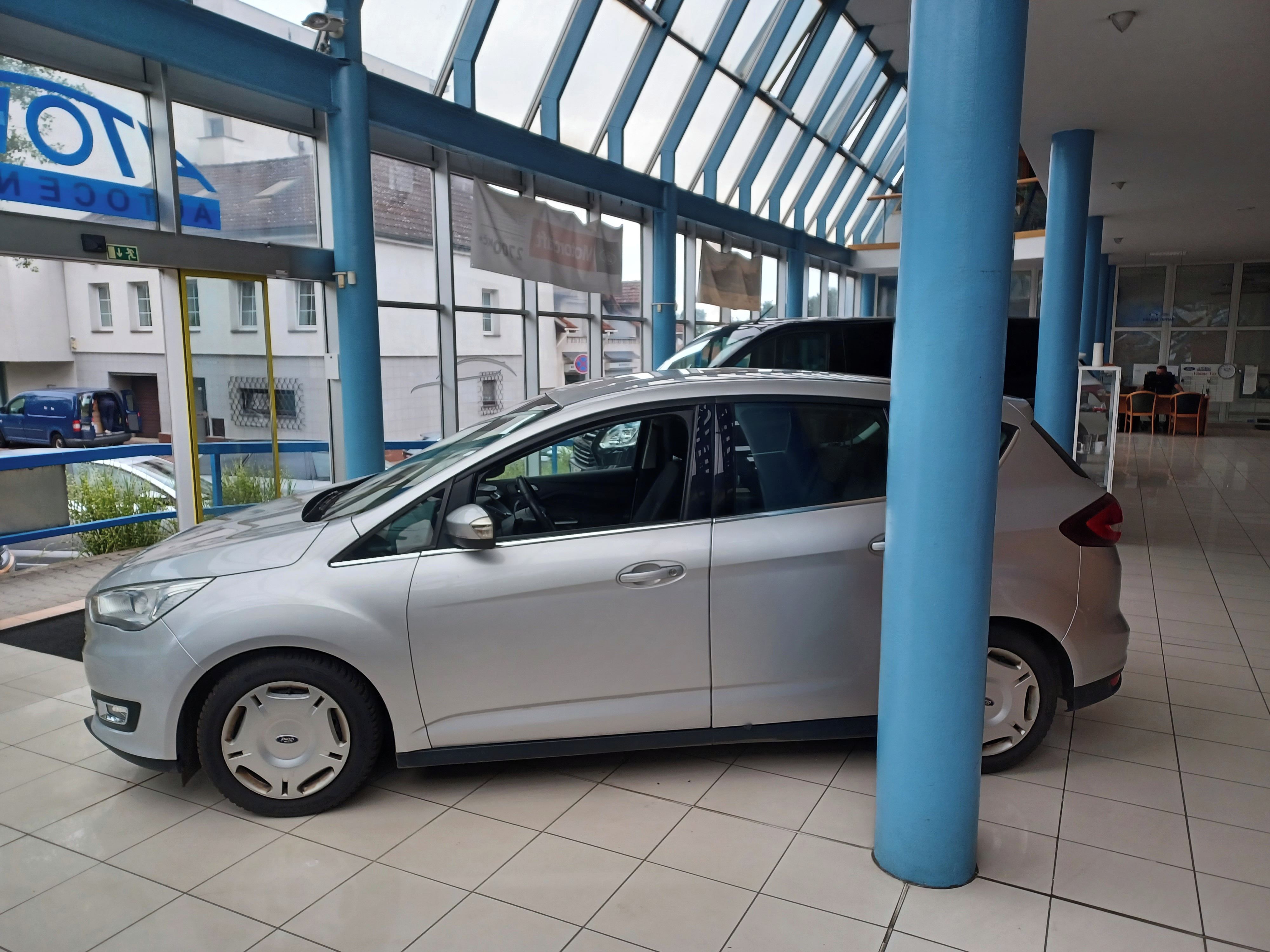 Ford C-MAX, 1.majitel Cz pravidelný servis - fotka 4