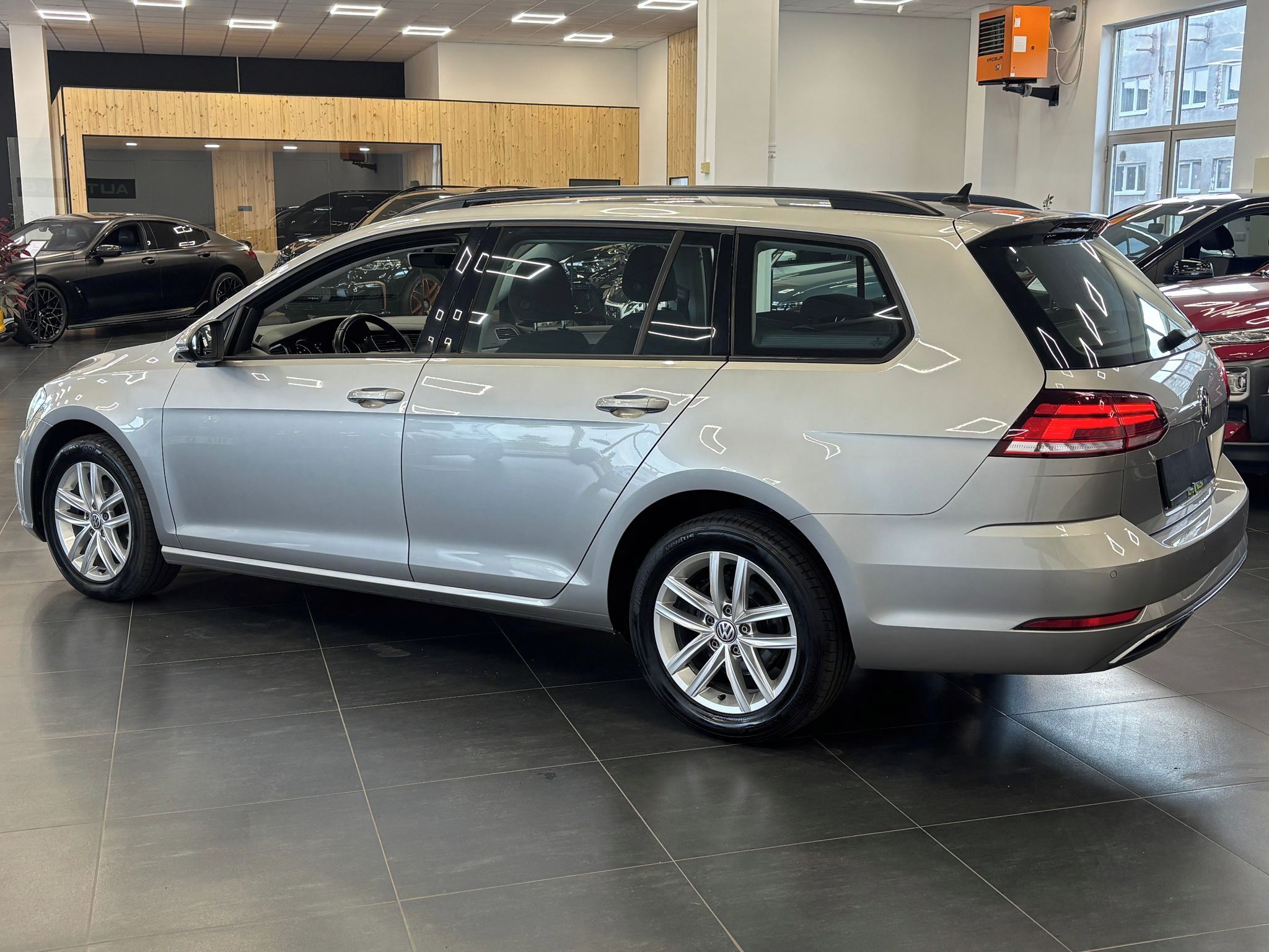 Volkswagen Golf, 1.6 TDI 85kW DSG, LED, Senzory - fotka 4