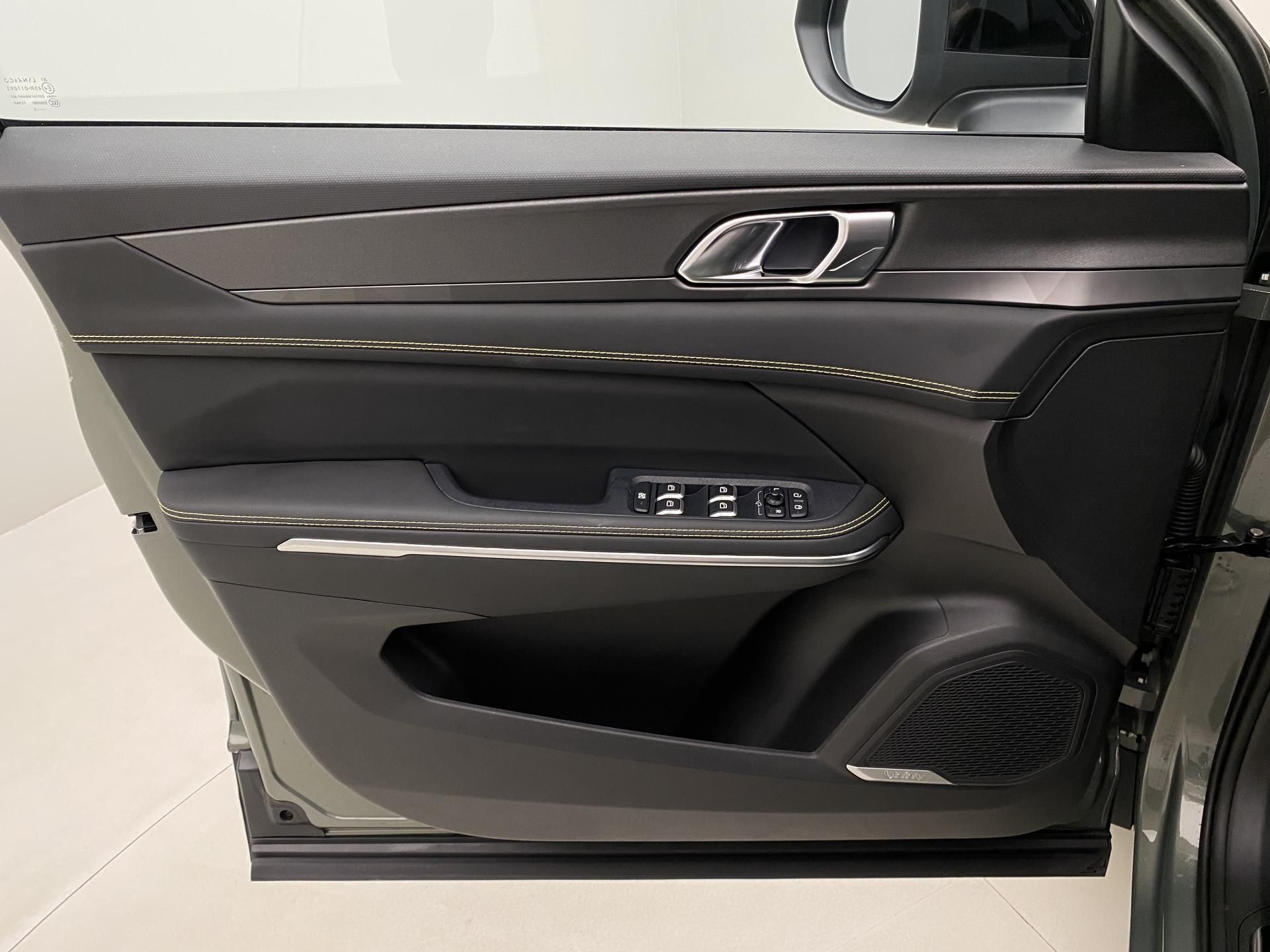 Lynk & Co 01, 01 MORE PHEV DEMO - fotka 6