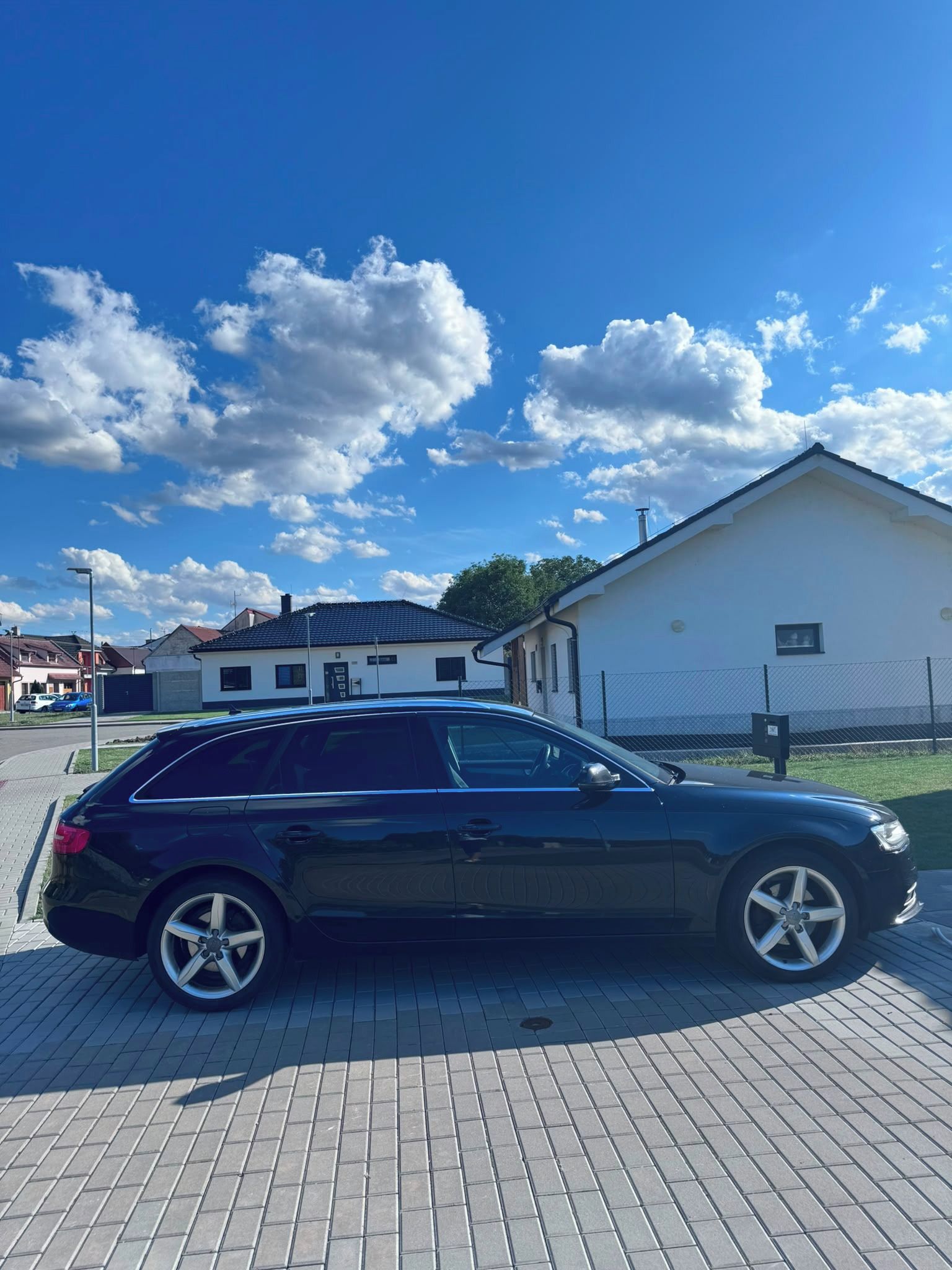 Audi A4 Avant, 2.0TDI - fotka 4