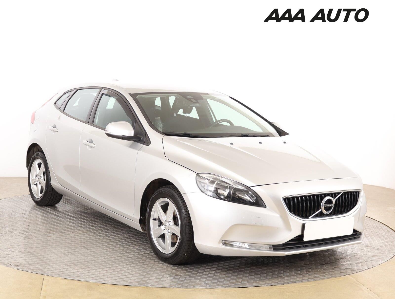 Volvo V40, 2.0 D2, Serv.kniha
