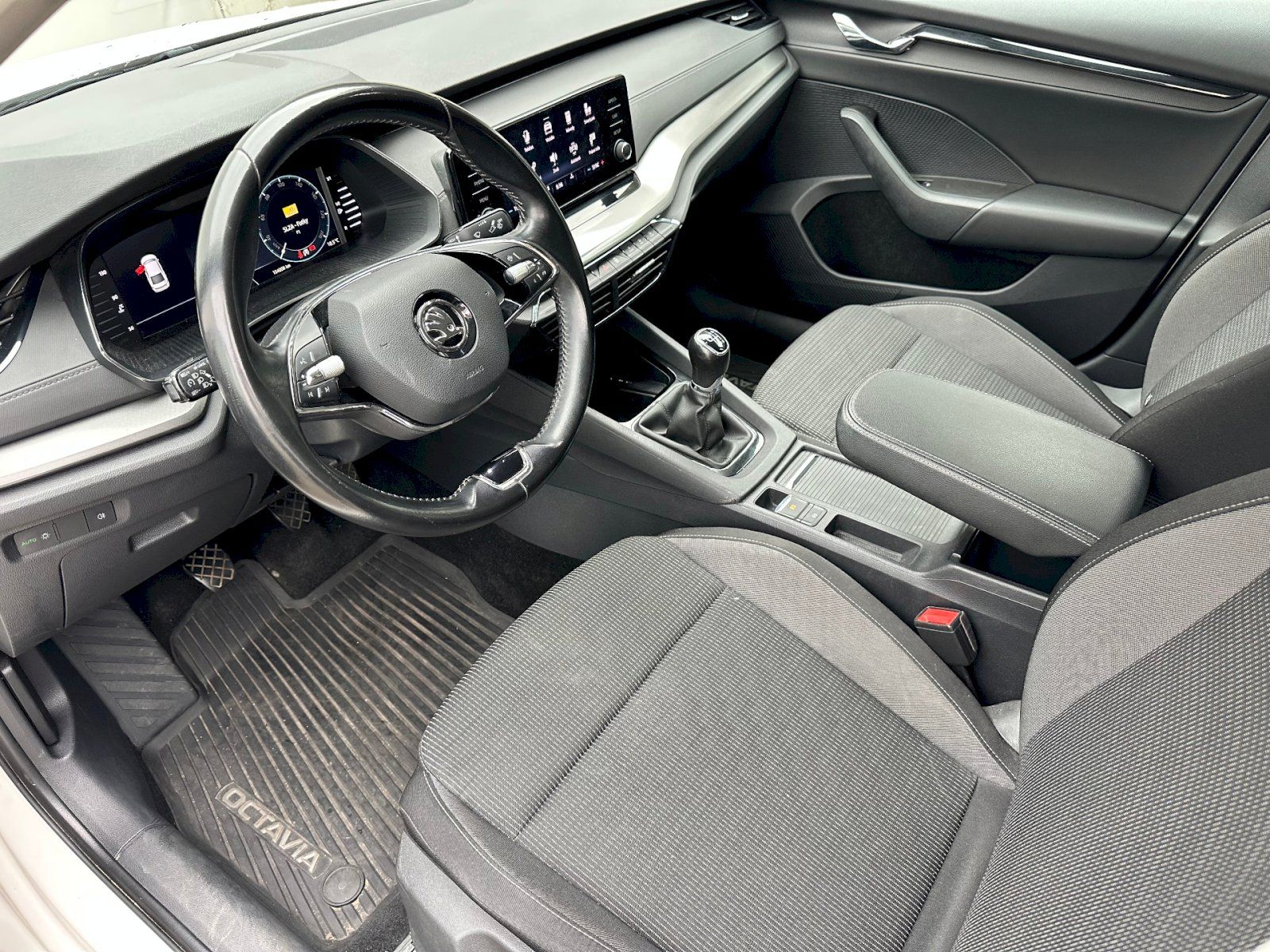 Škoda Octavia, 2.0 TDI 85kW Ambition - fotka 6