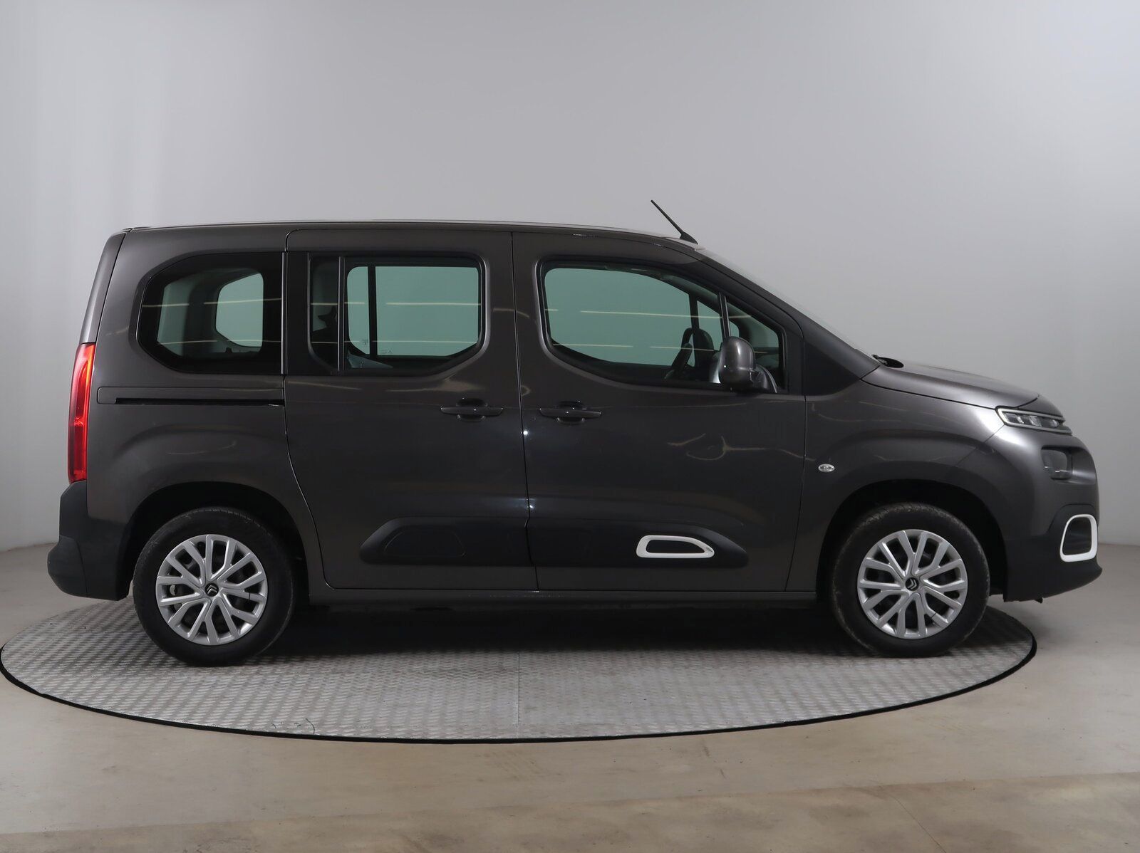 Citroën Berlingo, 1.5 BlueHDi, Feel, 5Míst, ČR - fotka 6