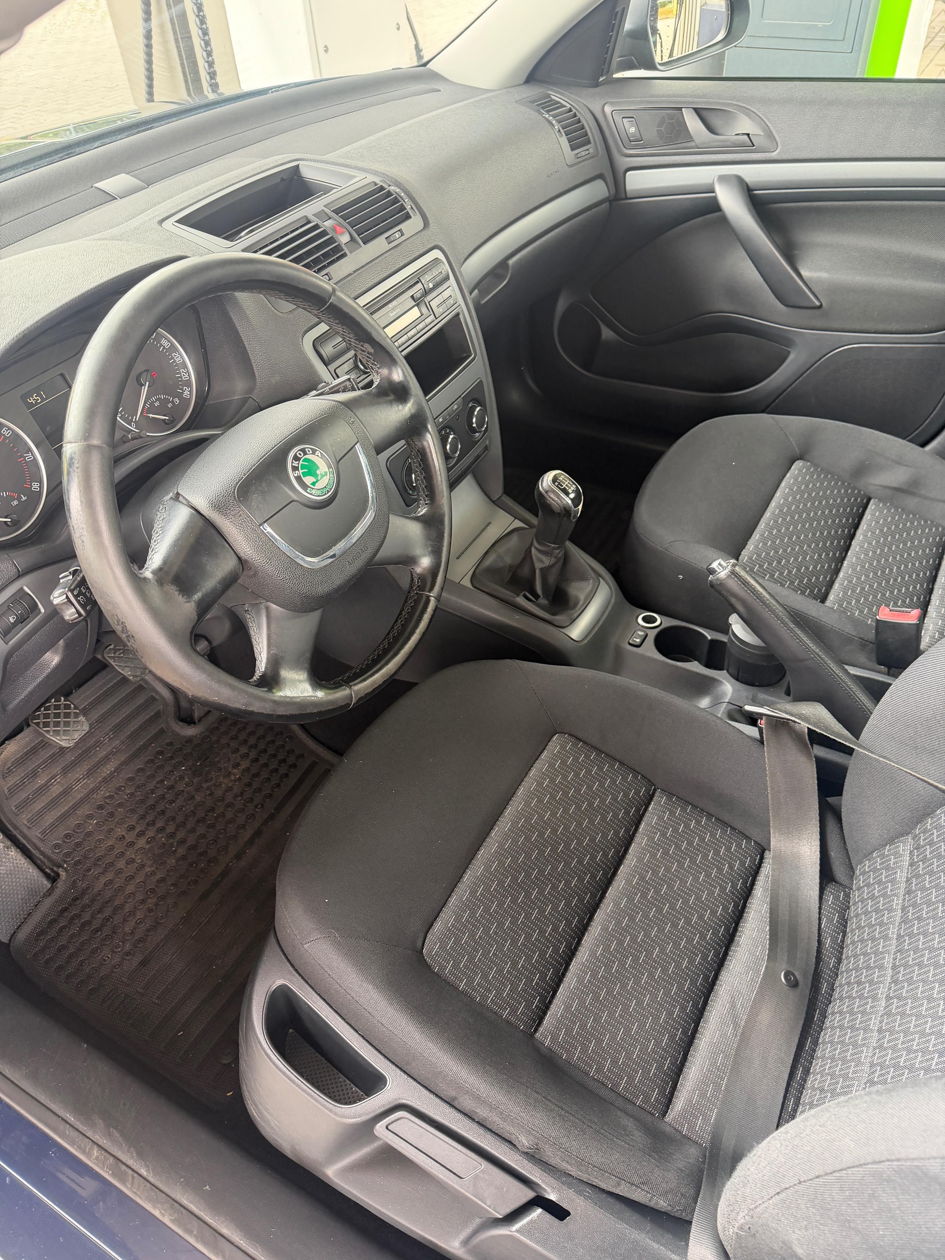 Škoda Octavia, 1,4benzin manual,nová STK - fotka 5