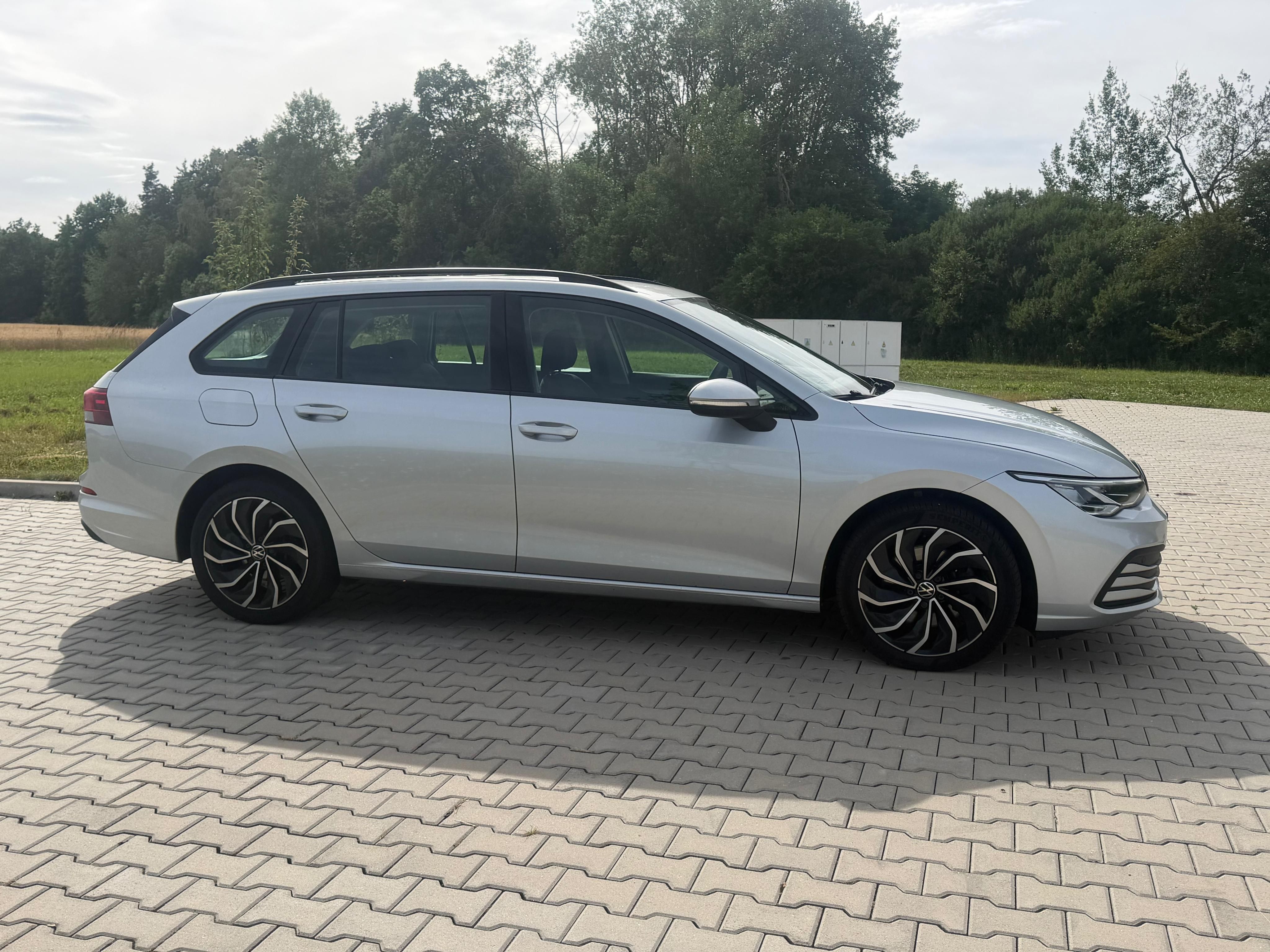 Volkswagen Golf, 2.0 TDI - tažné, servisováno - fotka 2