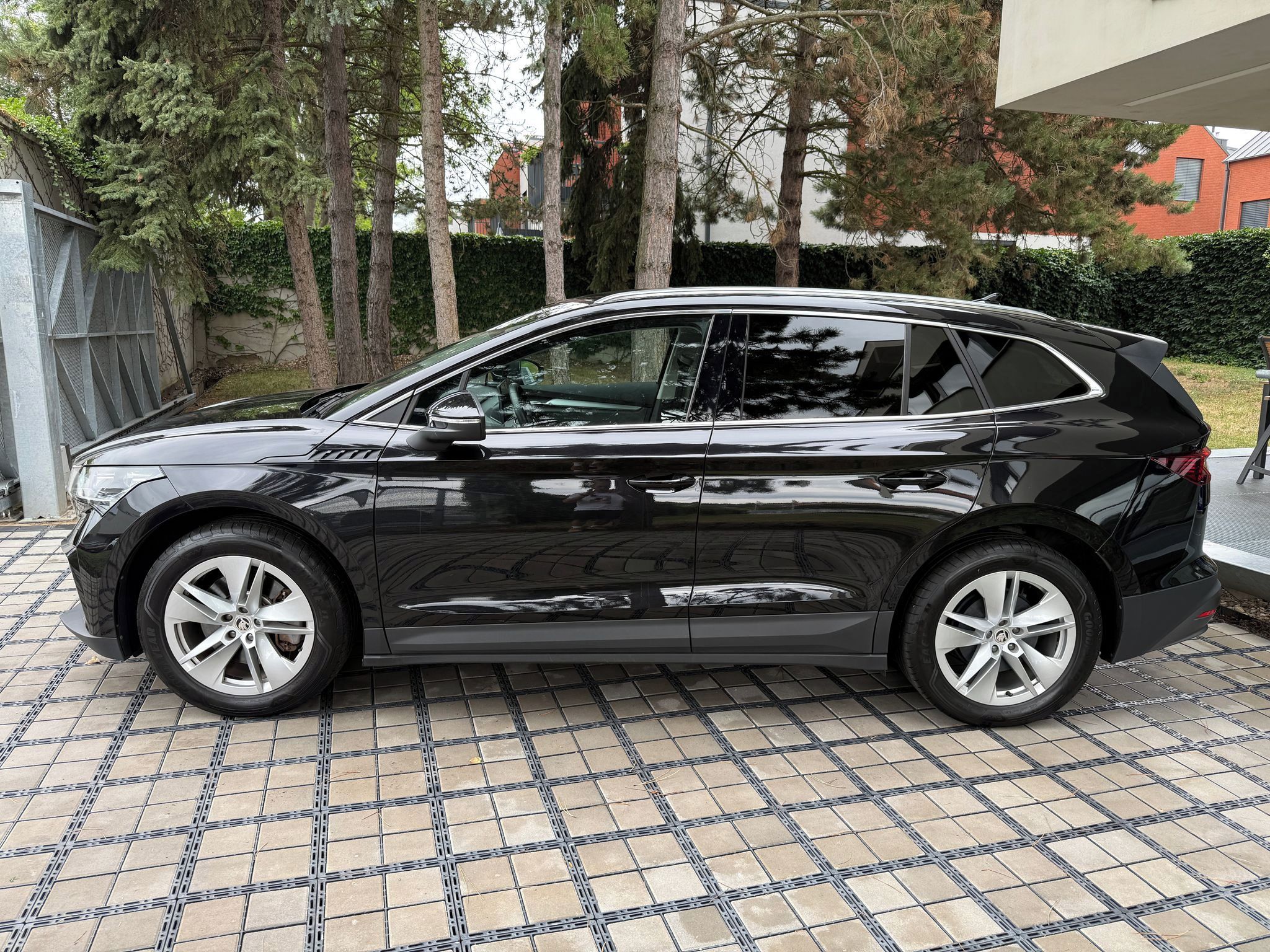 Škoda Enyaq iV, 82 kWh/Tepelné čerpadlo/Tažné/ - fotka 3